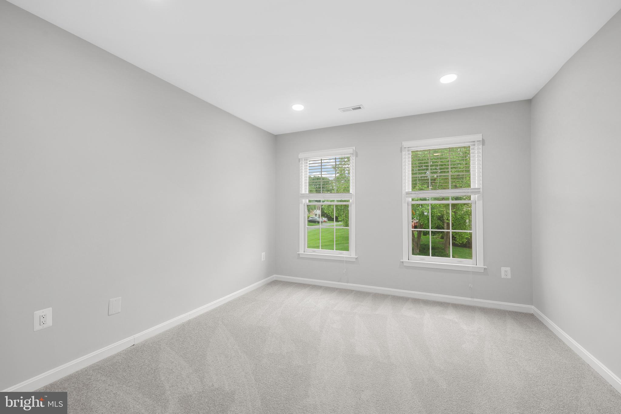 MARIAN WOODS - Residential