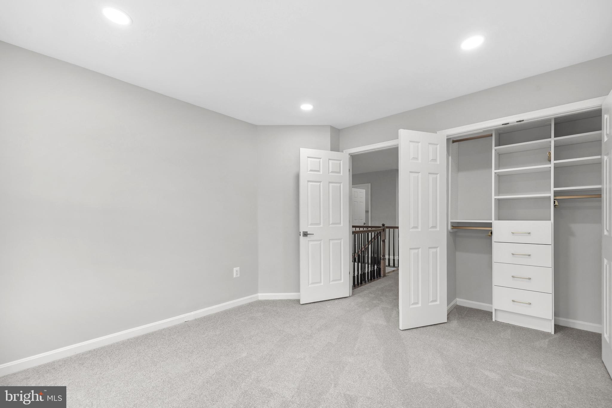 MARIAN WOODS - Residential