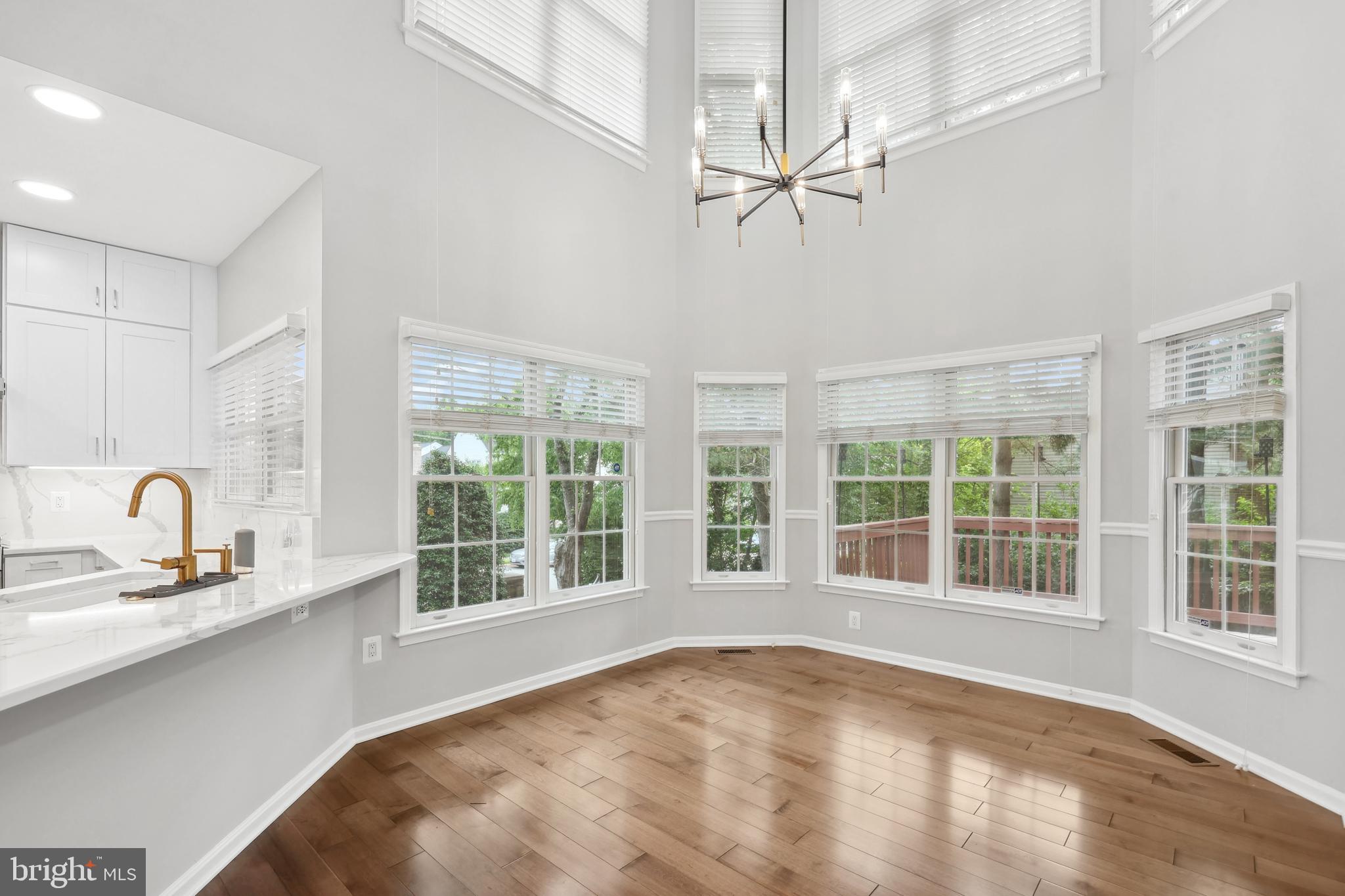 MARIAN WOODS - Residential