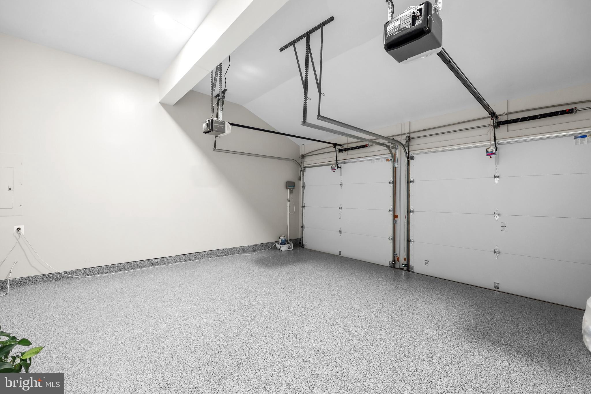 MARIAN WOODS - Residential