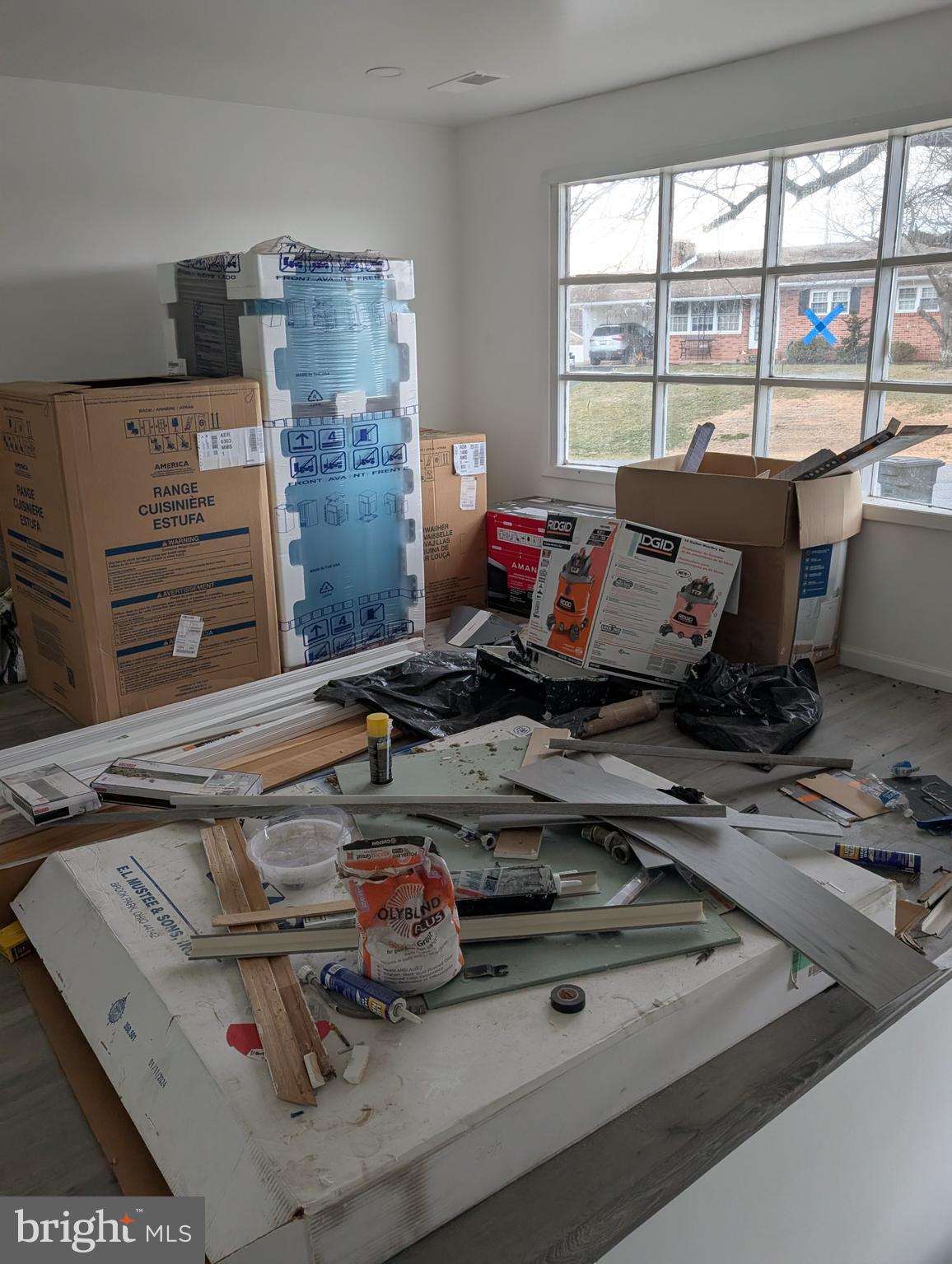 COLONIAL PARK - Residential