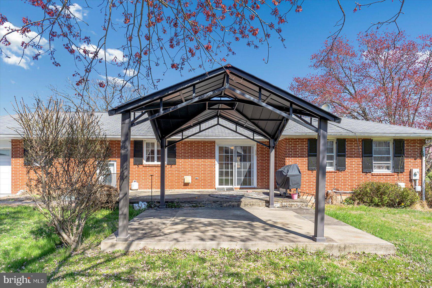 MEADOWS OF JUNE - Residential