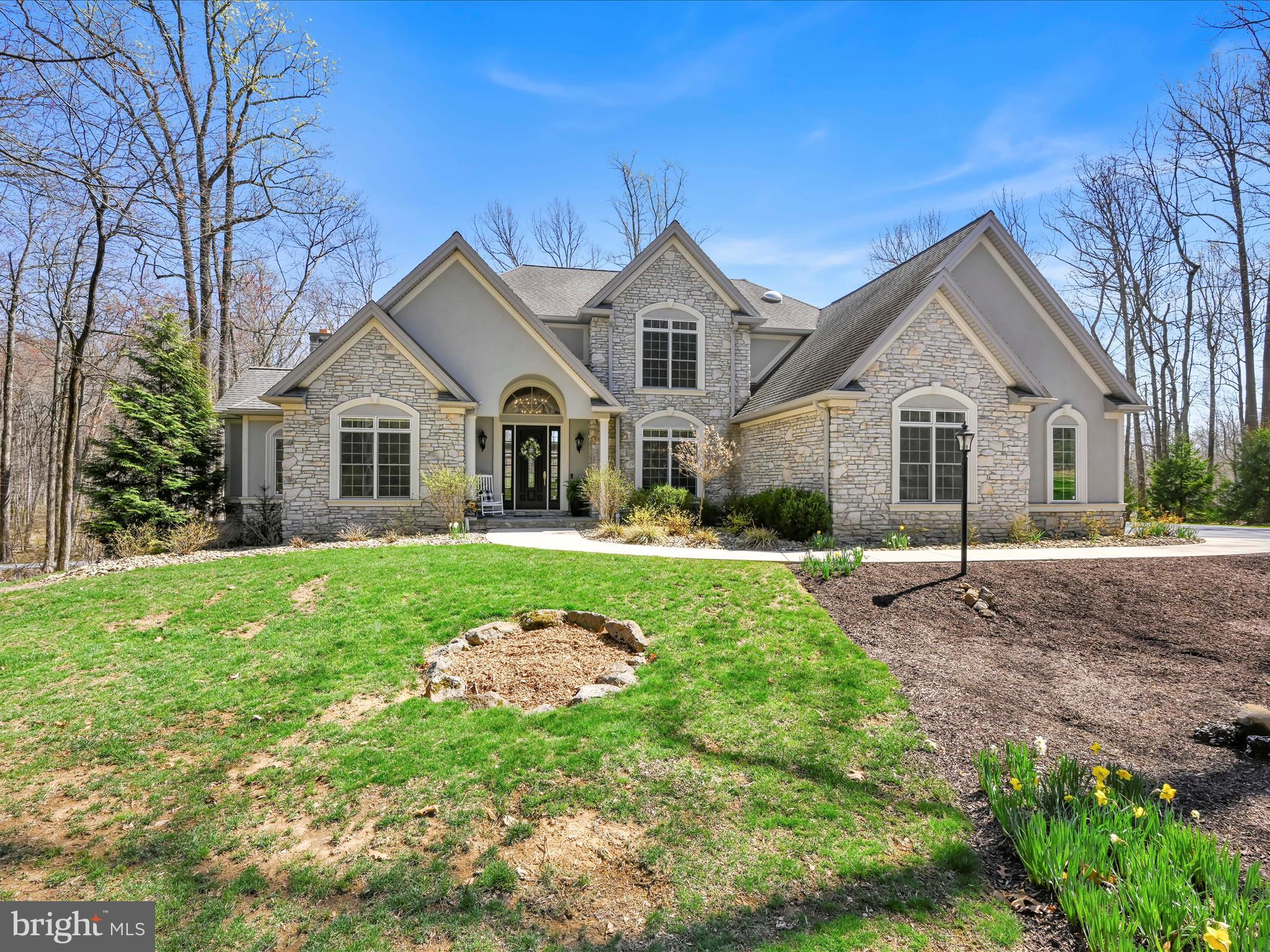 46 MOCKINGBIRD LANE