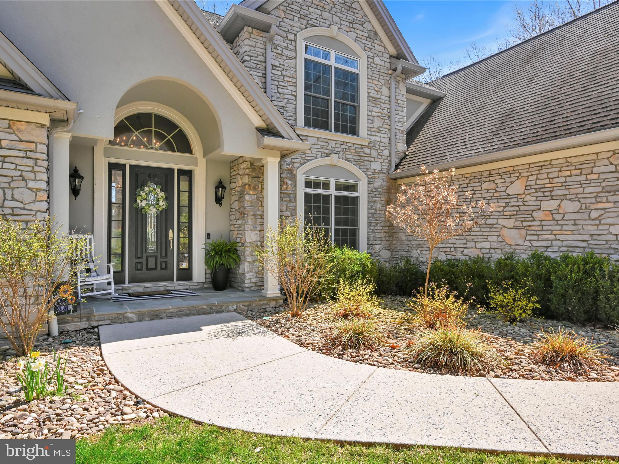 46 MOCKINGBIRD LANE