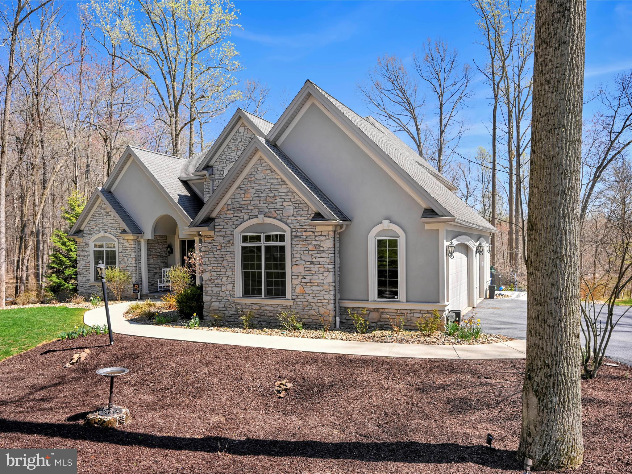 46 MOCKINGBIRD LANE