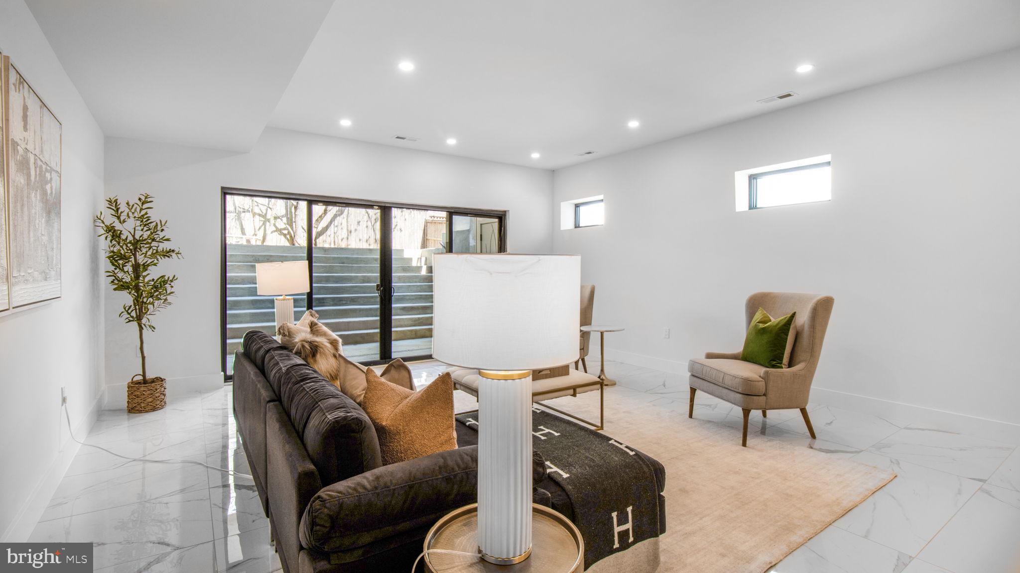 HIGHVIEW PARK - Residential