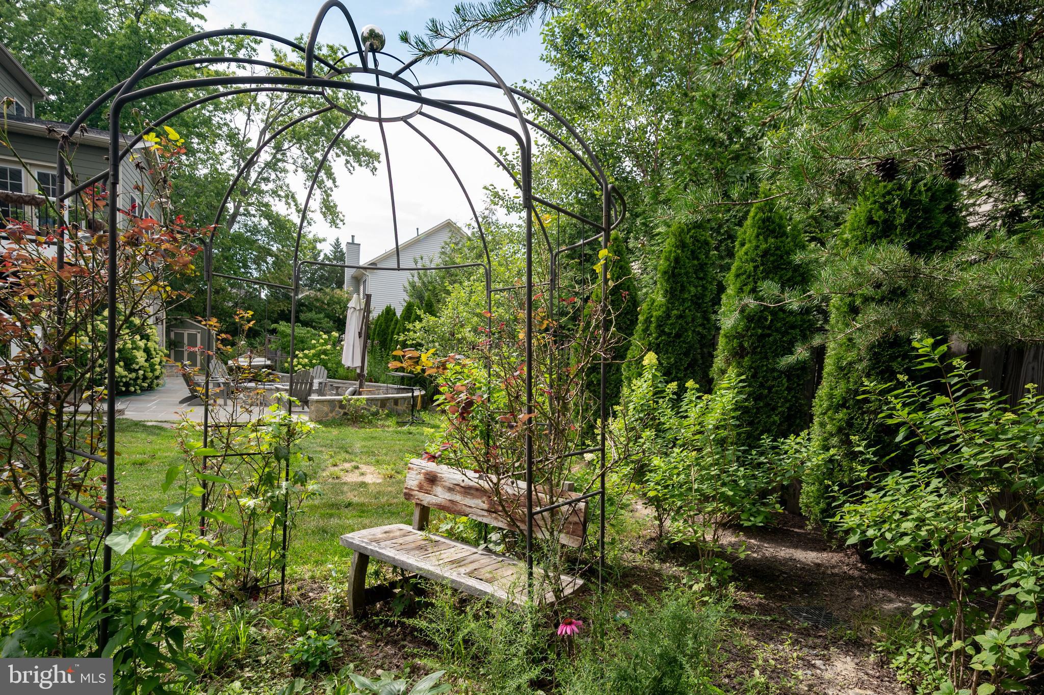 BISHOP'S CREST - Residential