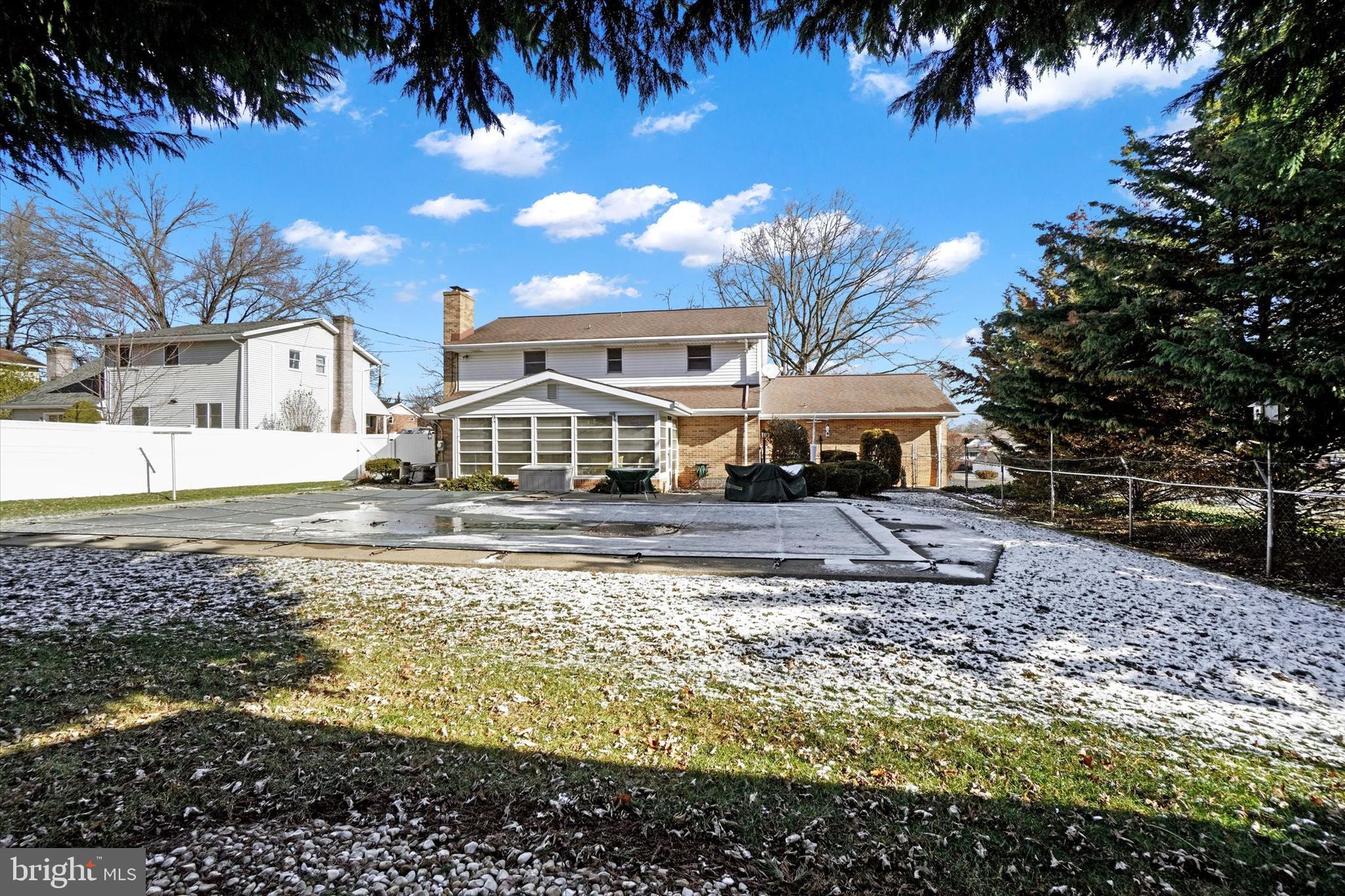 SUNRISE GARDENS - Residential