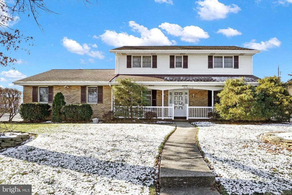 Photo of 102 Watercress Lane, ELIZABETHTOWN, PA 17022 (MLS # PALA2062644)