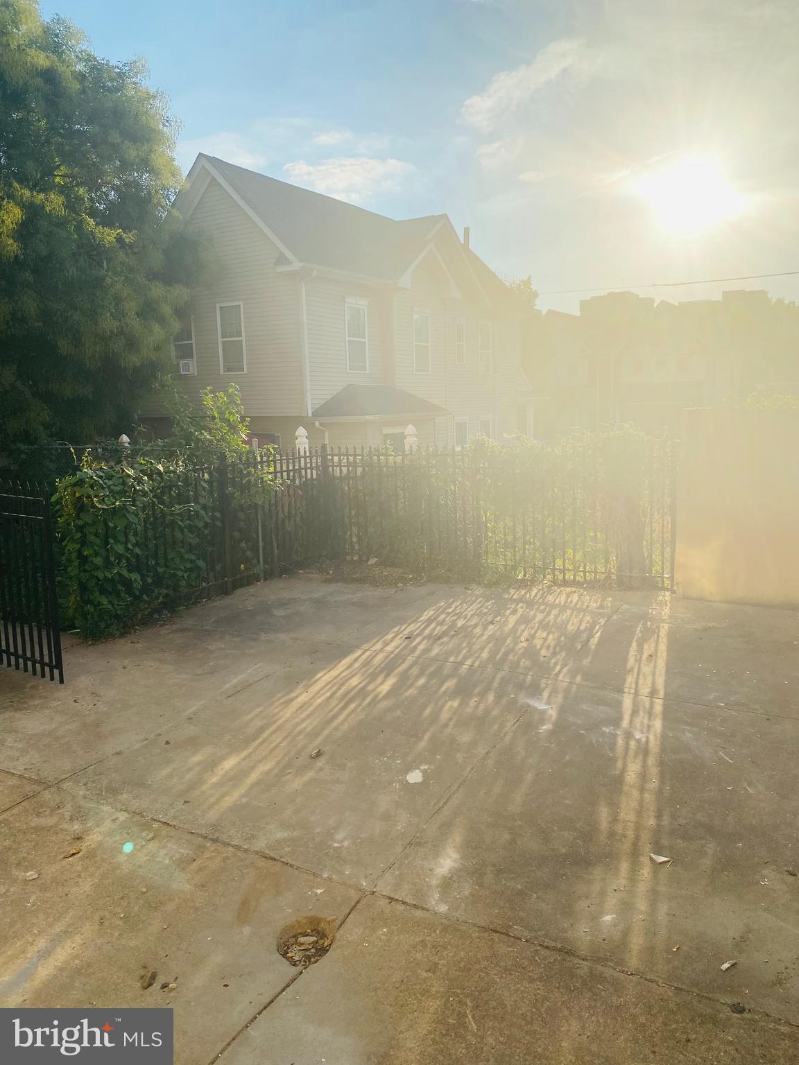 TEMPLE UNIVERSITY - Residential Lease