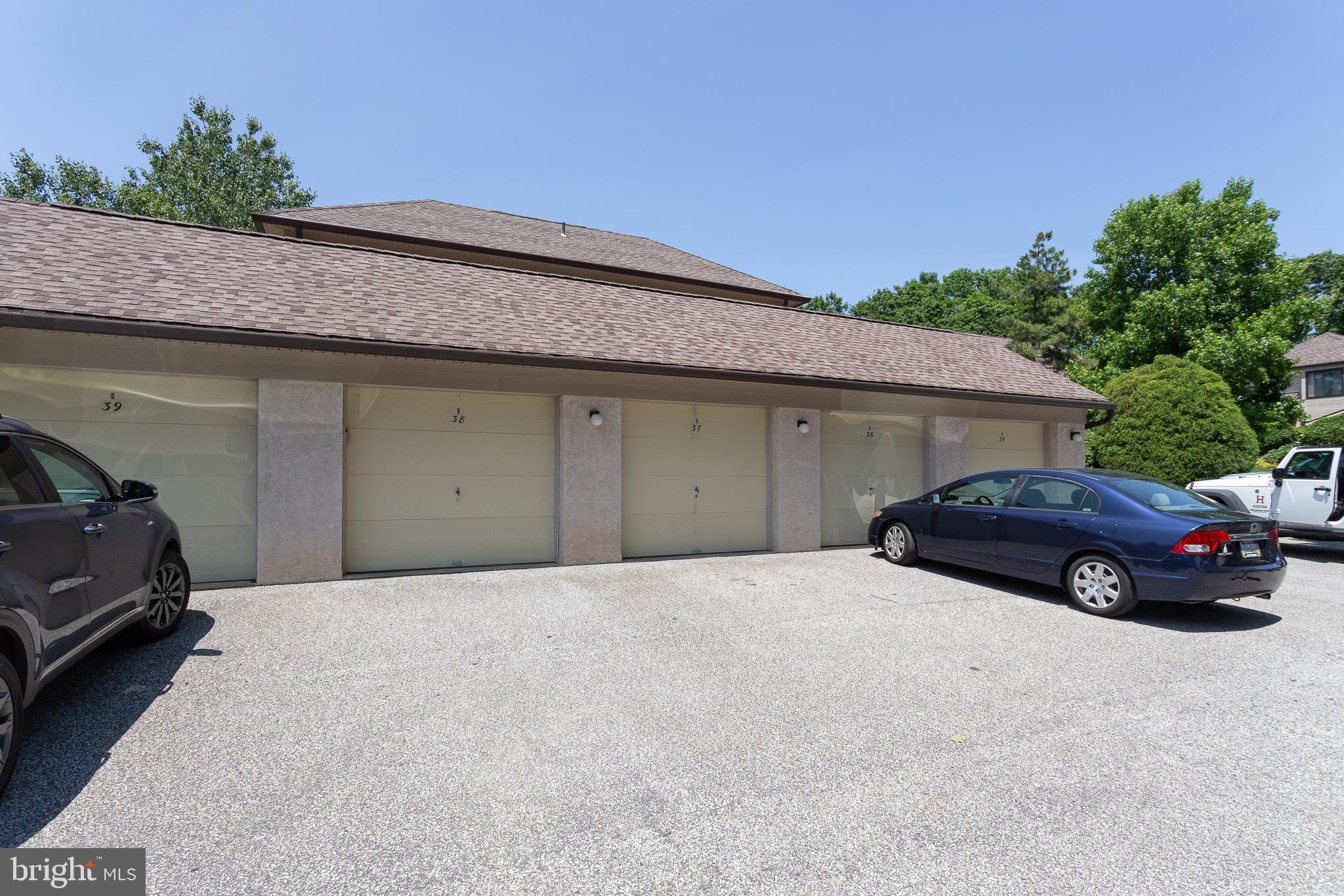 OAKMONT MEWS - Residential