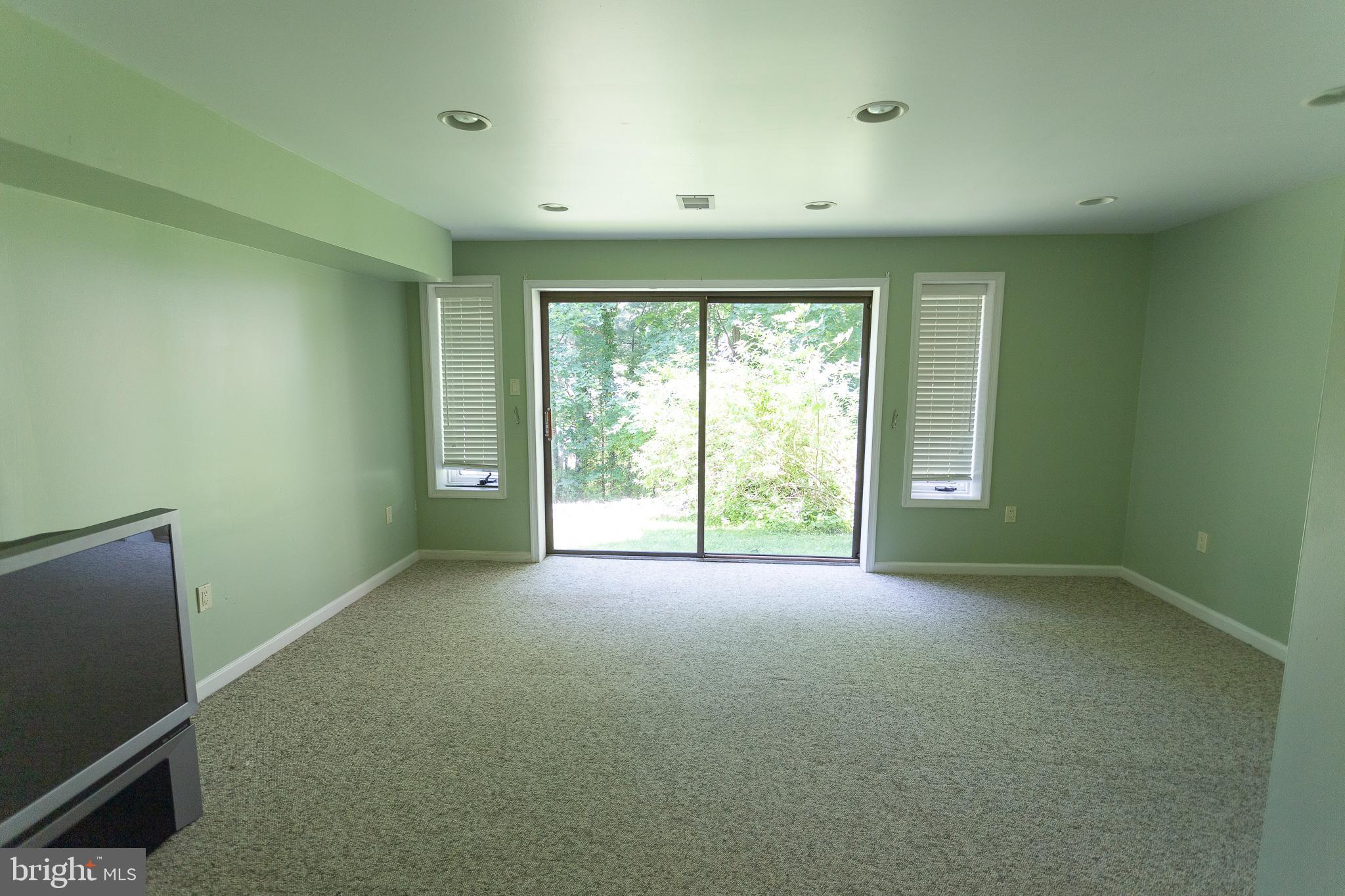 OAKMONT MEWS - Residential