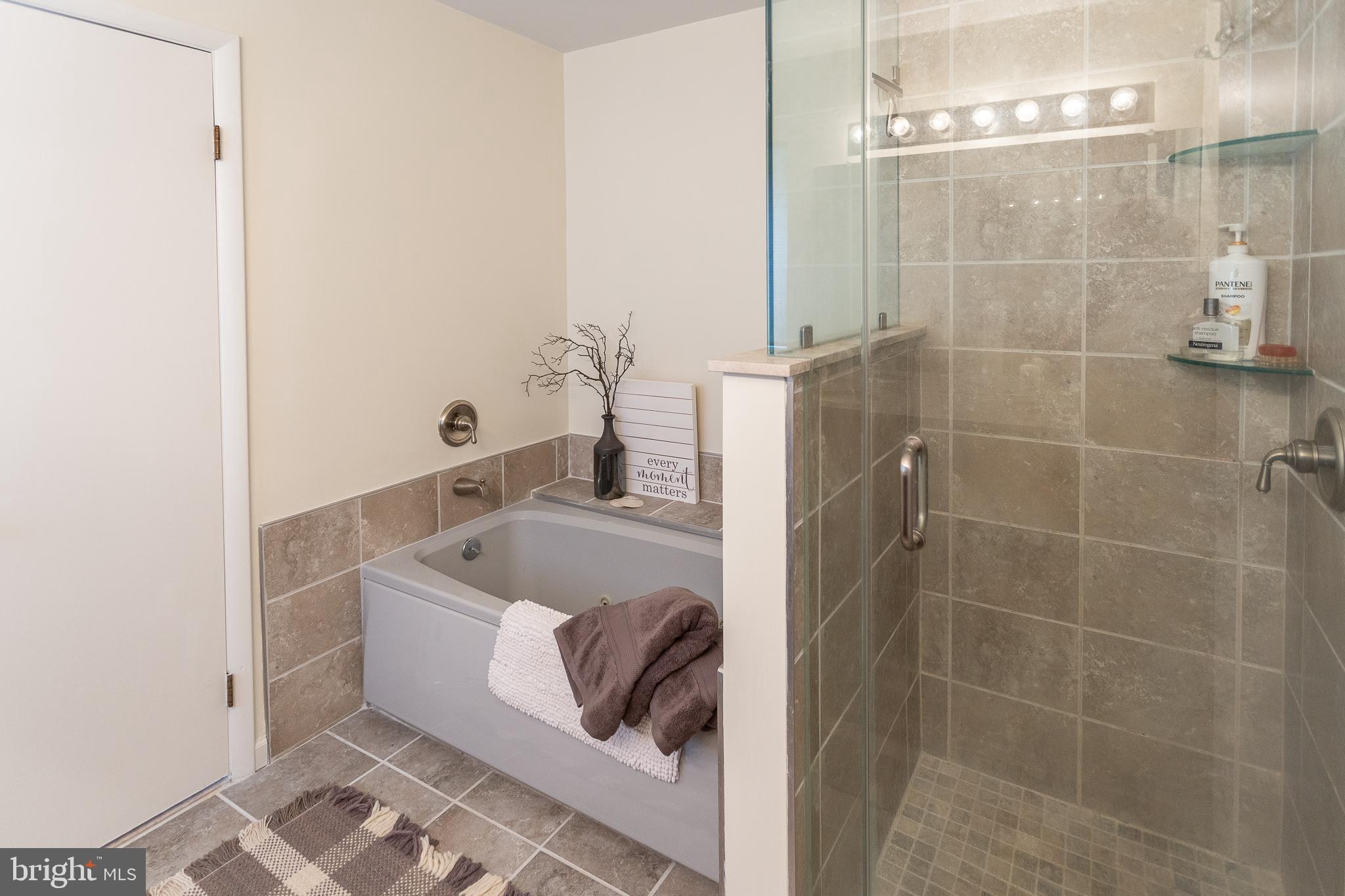 OAKMONT MEWS - Residential