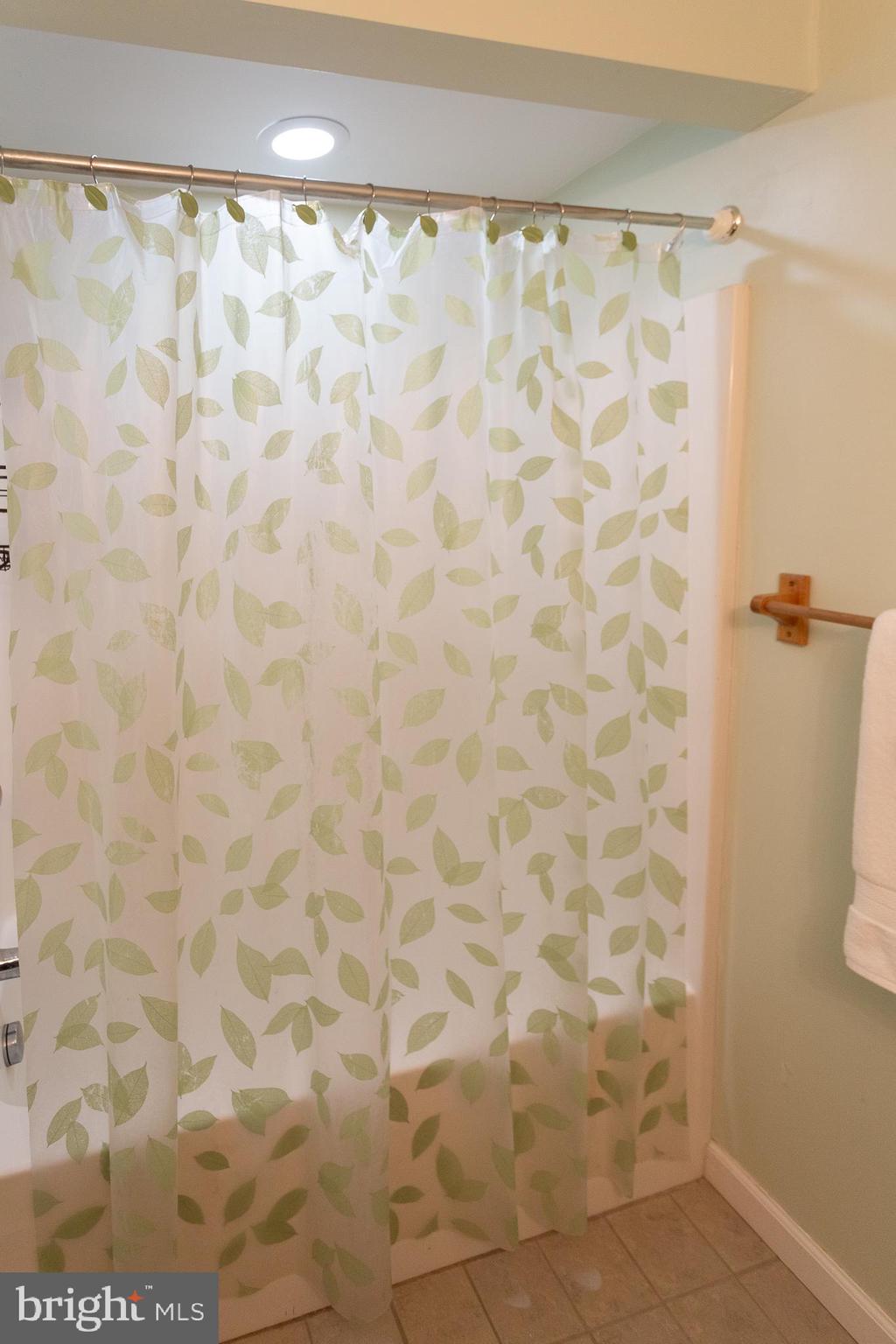 OAKMONT MEWS - Residential