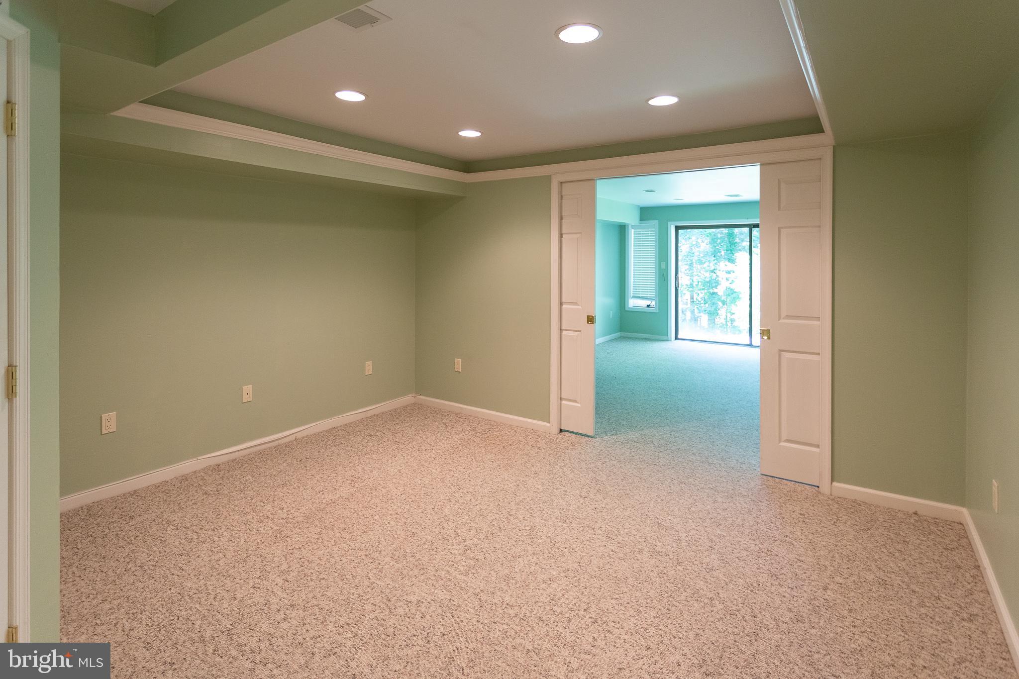 OAKMONT MEWS - Residential