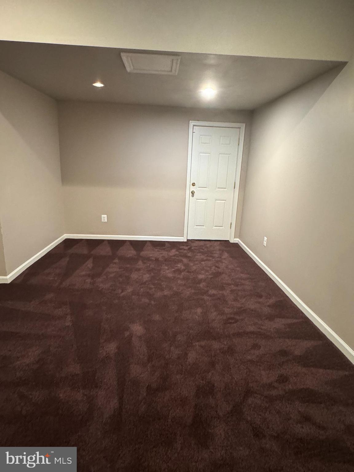 VILLAGES OF URBANA - Residential Lease