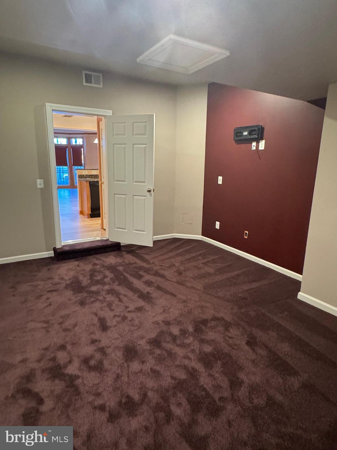 VILLAGES OF URBANA - Residential Lease