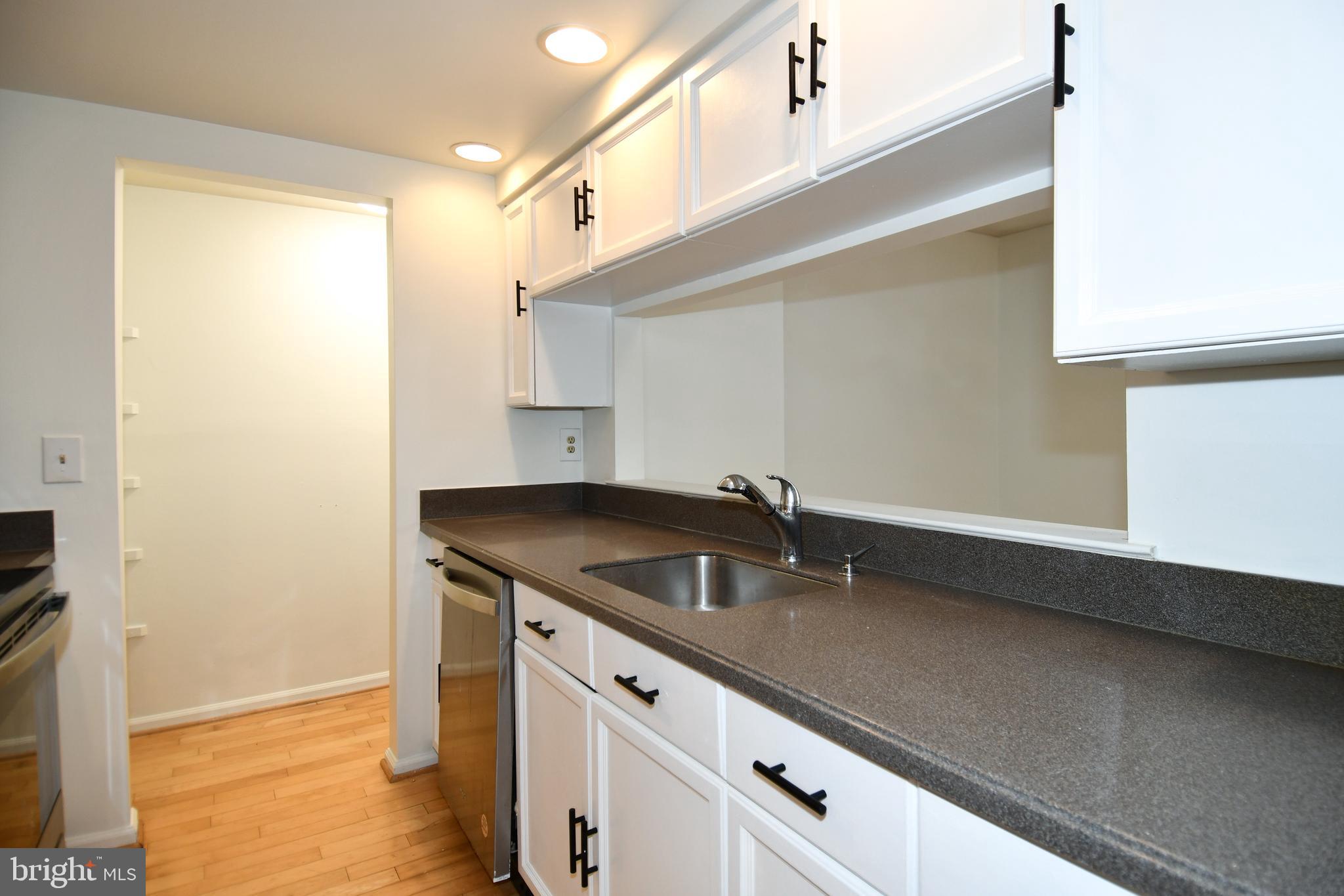 2911 S WOODLEY STREET B 2