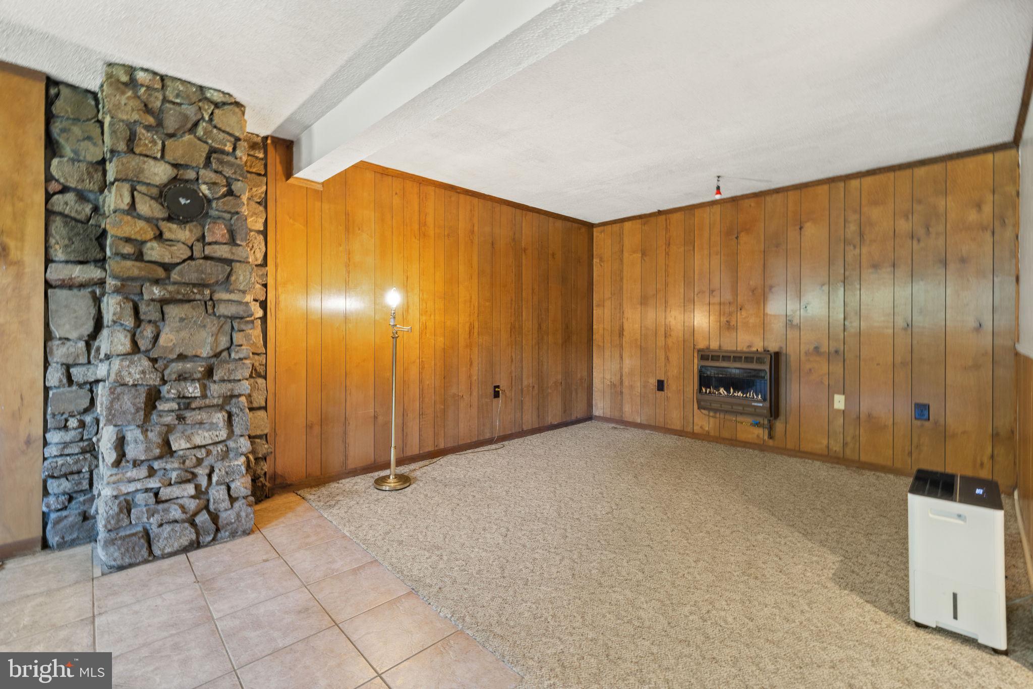 RIDGEFIELD - Residential