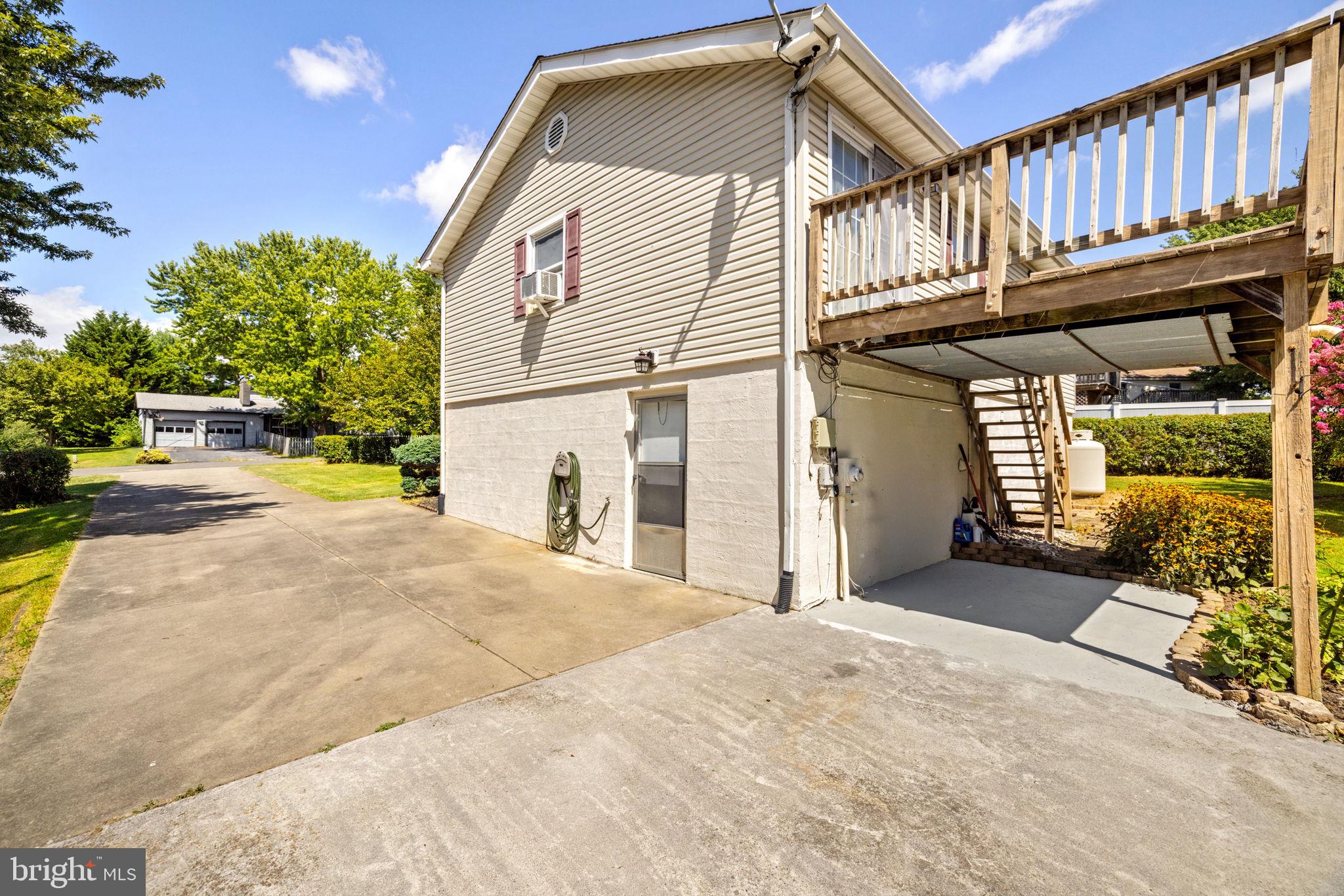 RIDGEFIELD - Residential