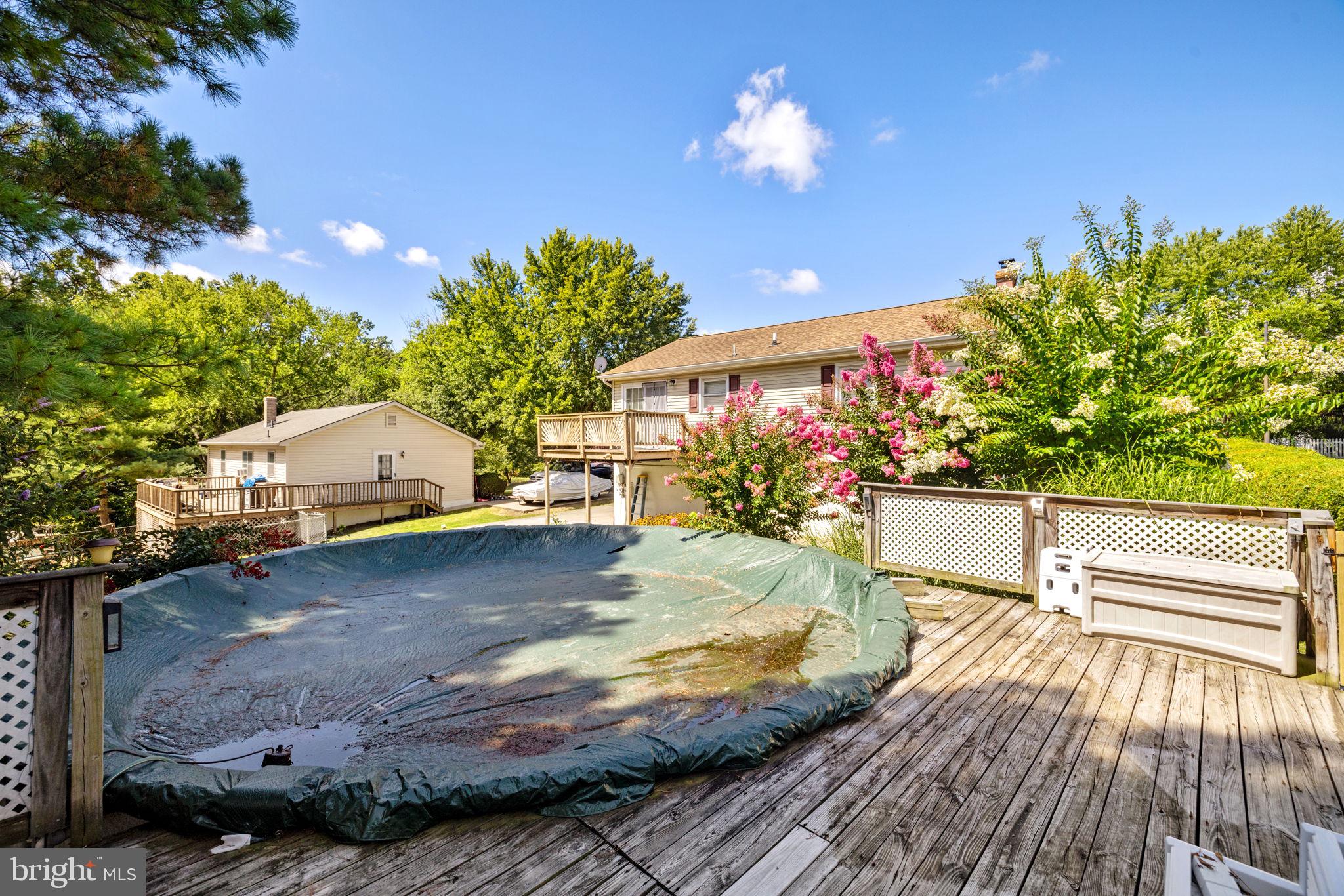 RIDGEFIELD - Residential