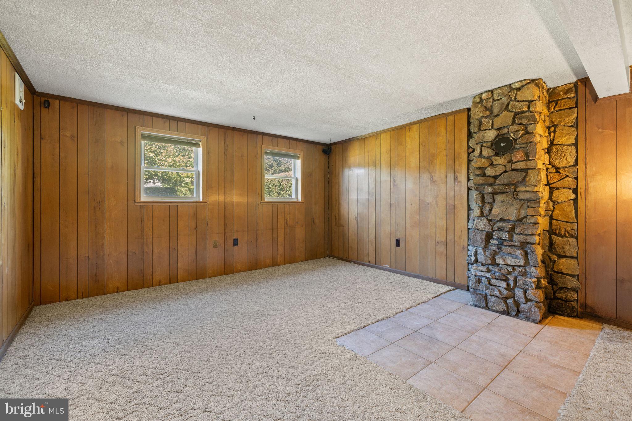 RIDGEFIELD - Residential