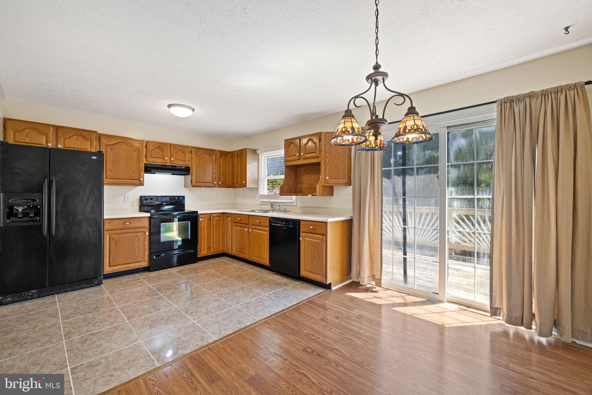 RIDGEFIELD - Residential