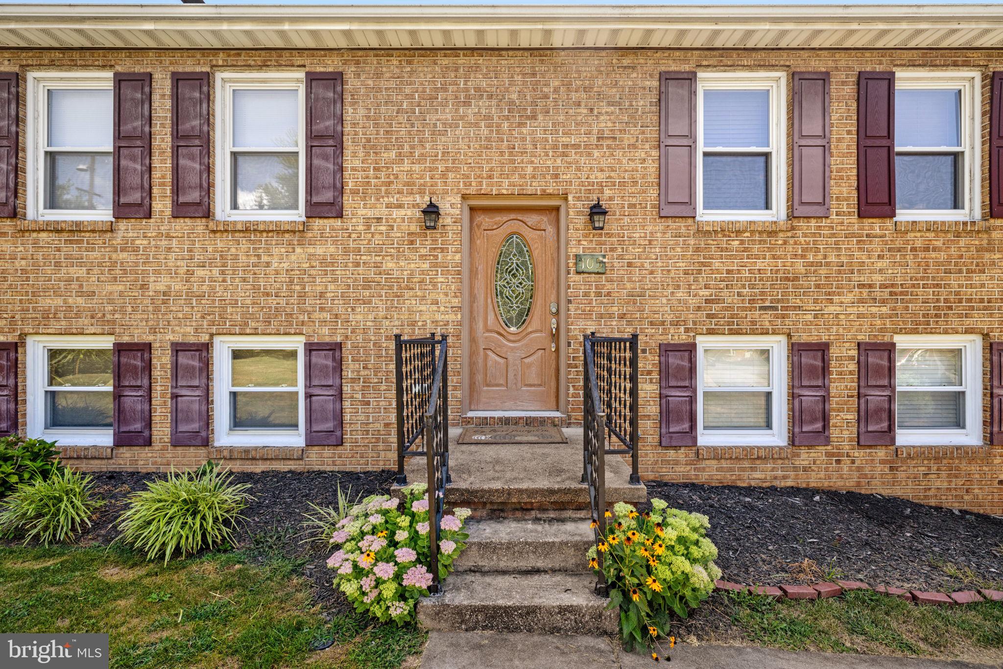 RIDGEFIELD - Residential