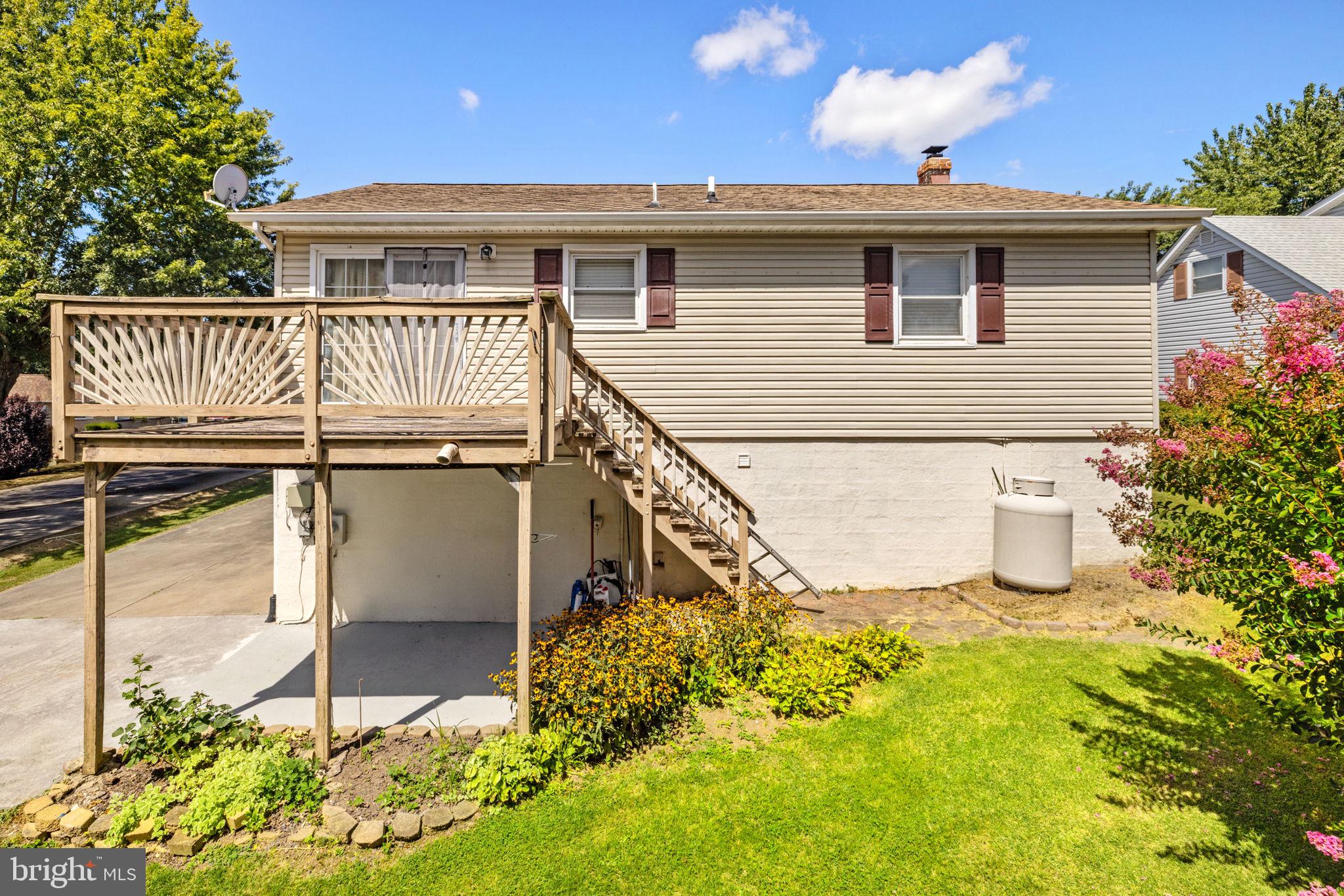 RIDGEFIELD - Residential