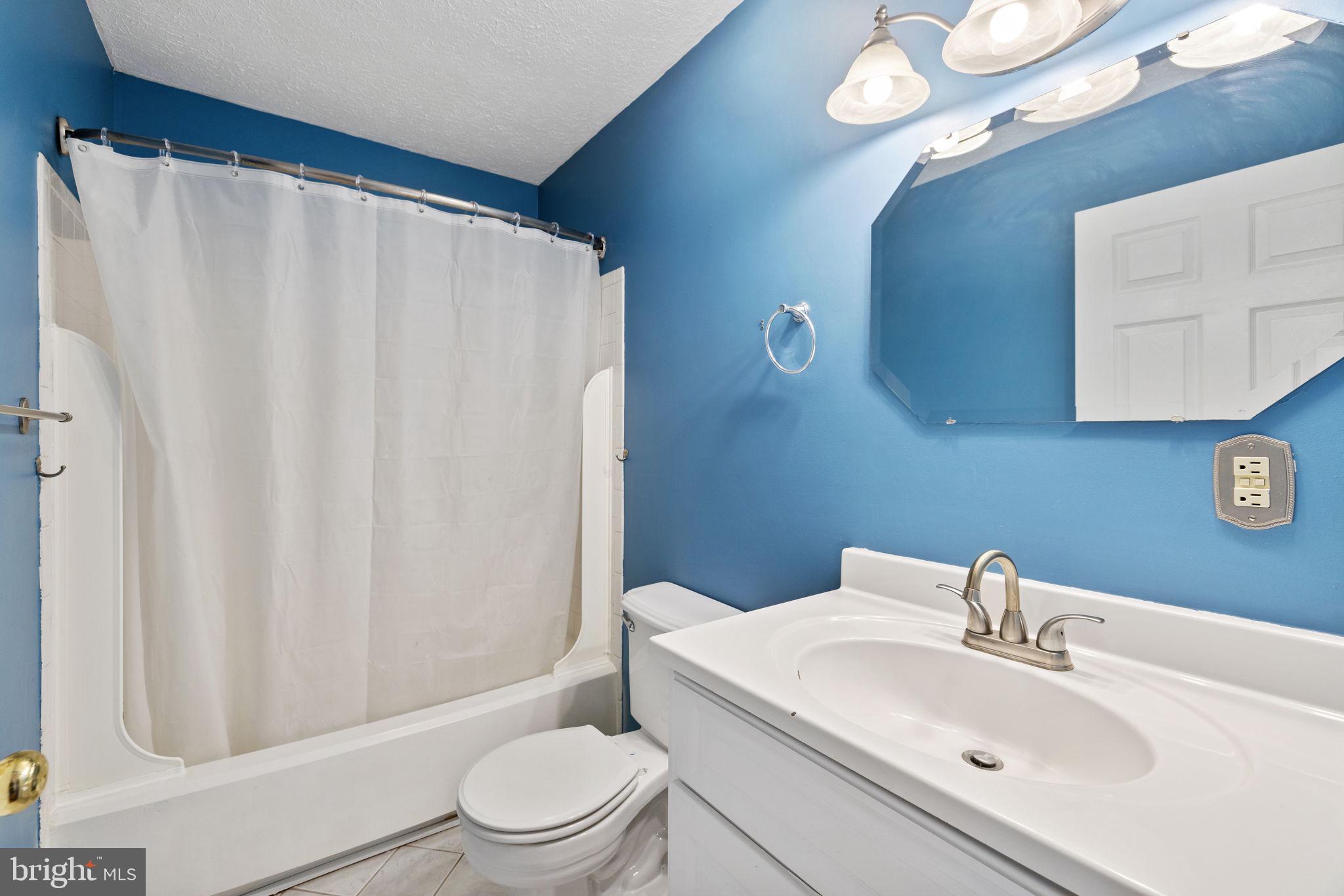 RIDGEFIELD - Residential