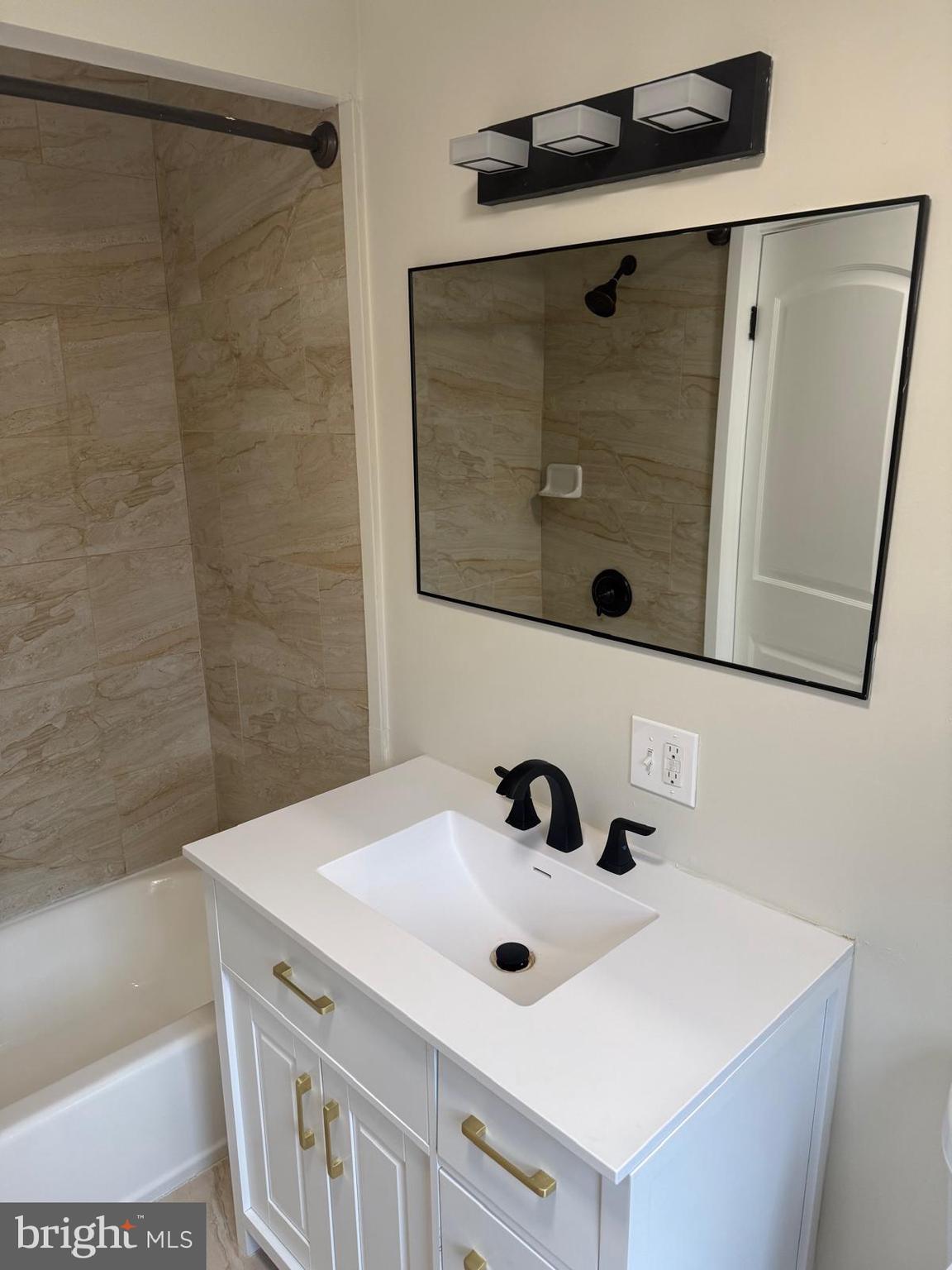 ELKINS PARK - Residential Lease