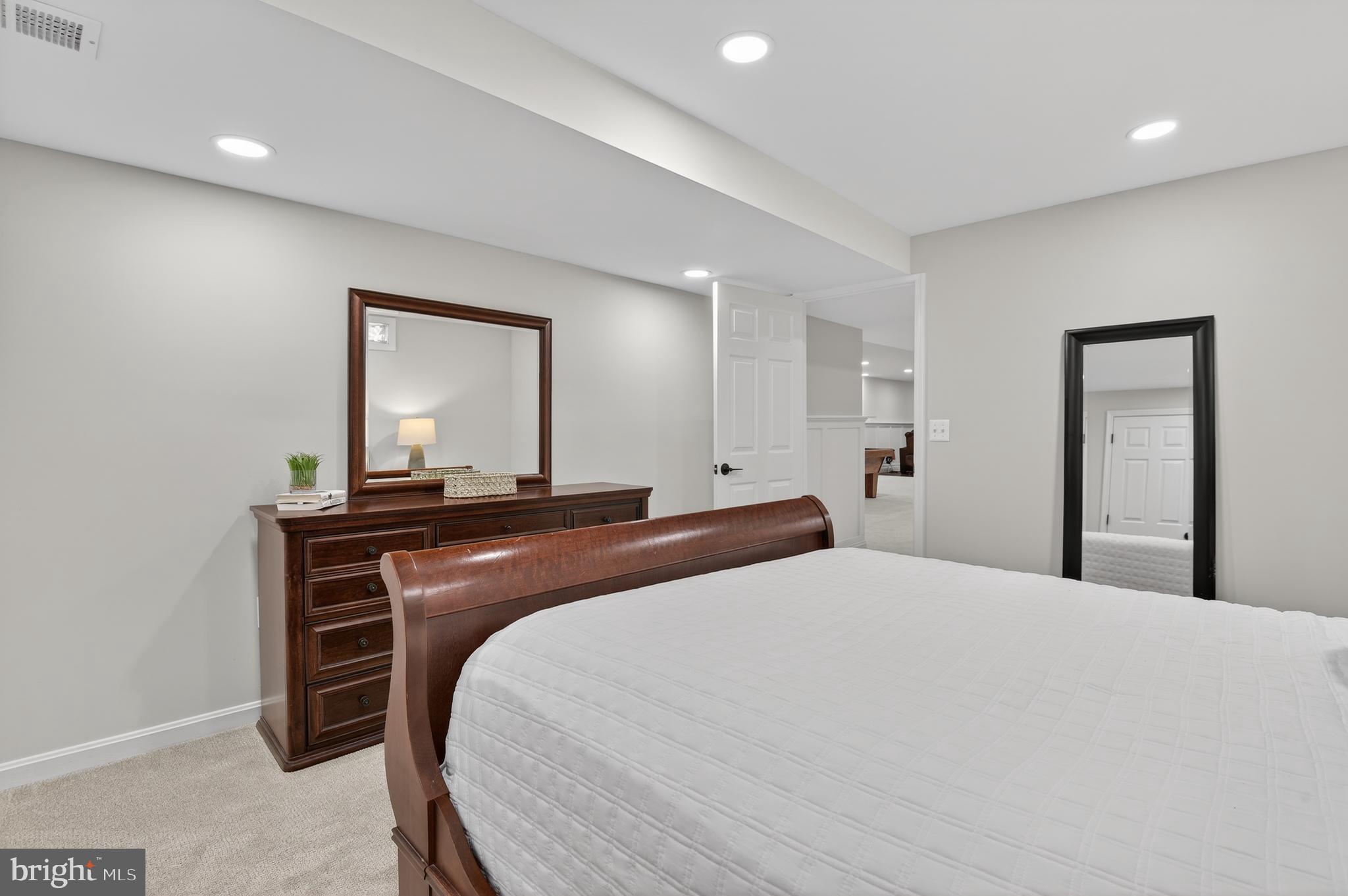 POTOMAC CHASE - Residential