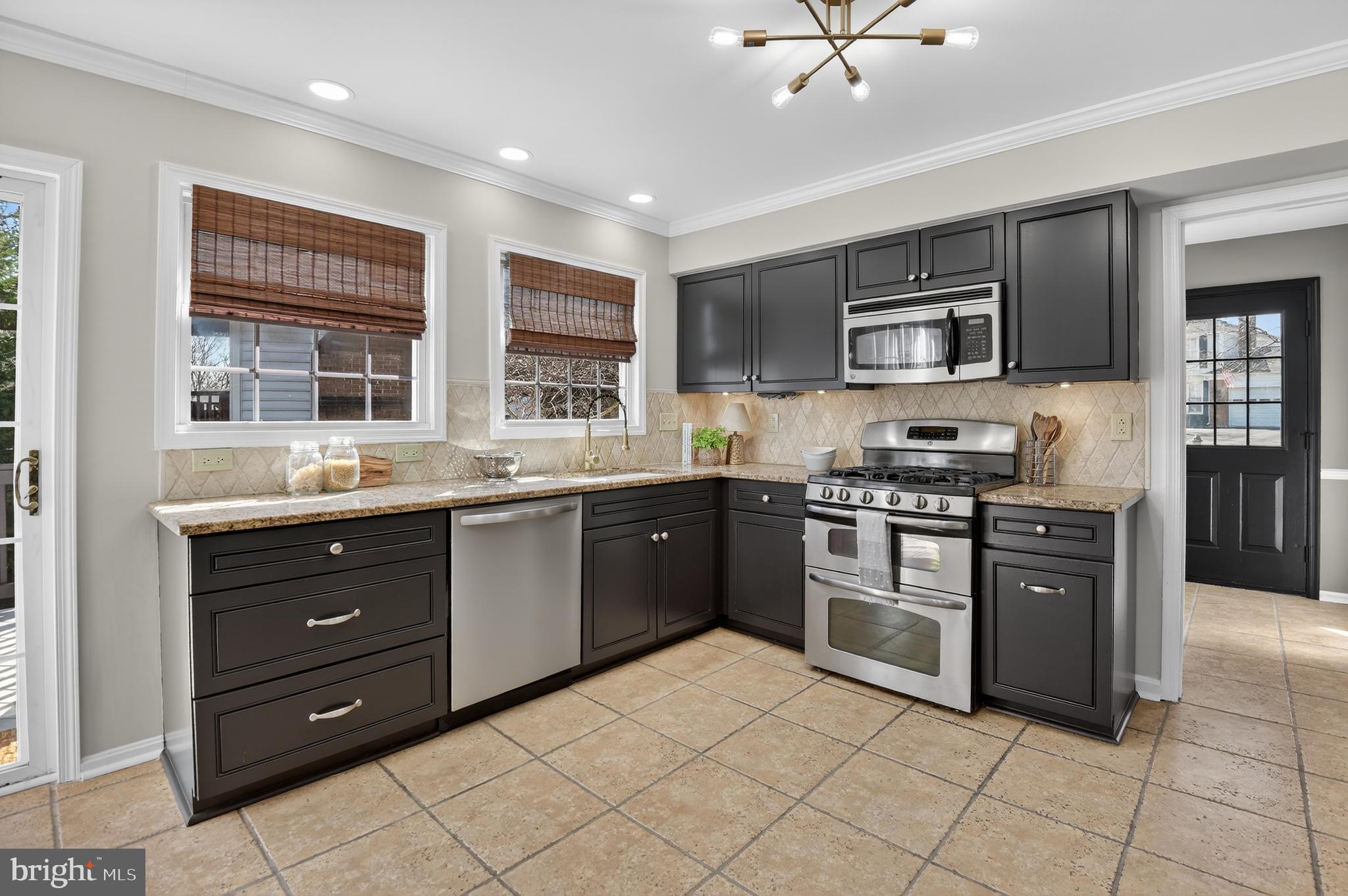 POTOMAC CHASE - Residential