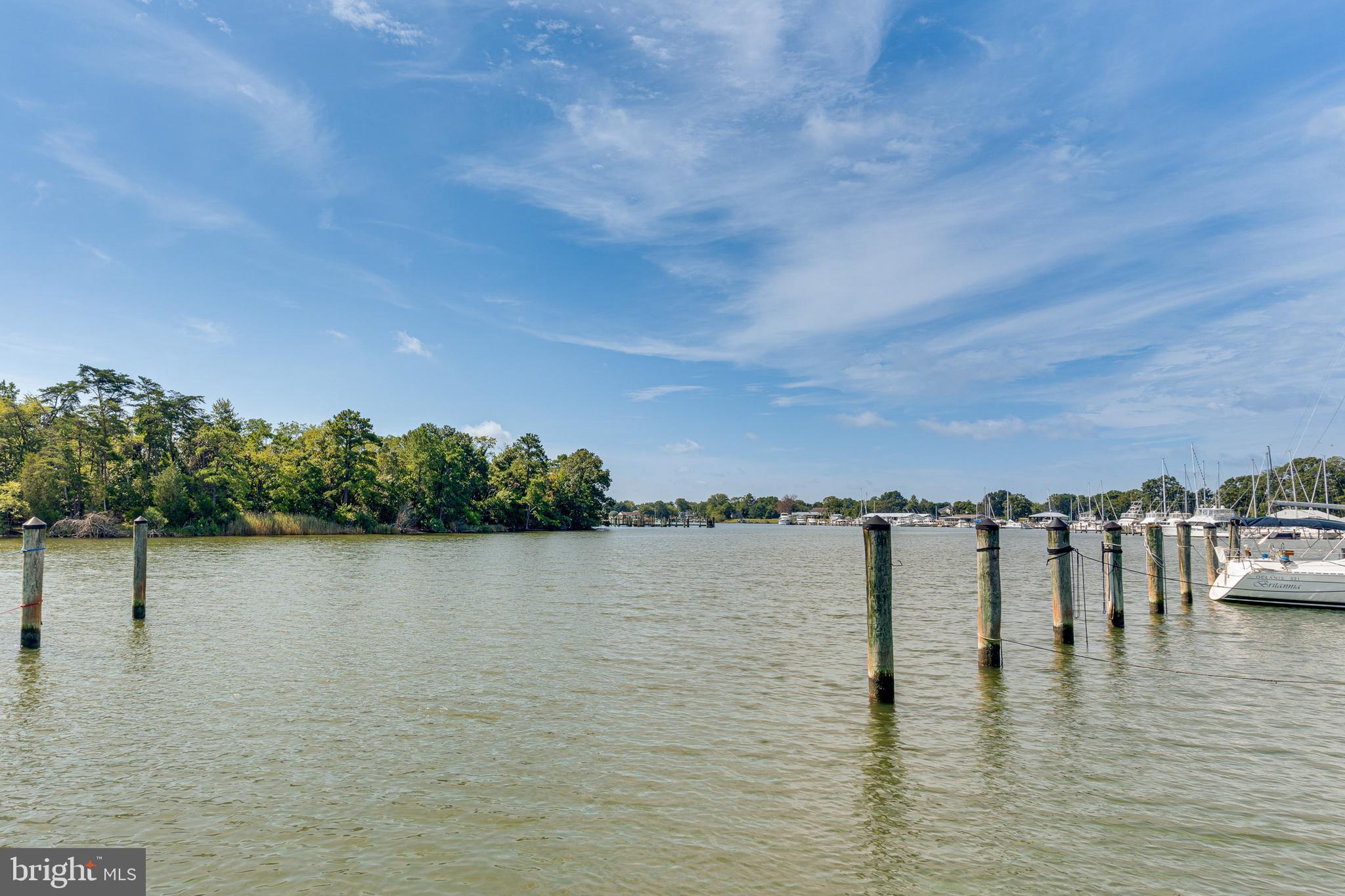 OYSTER BAY CONDOMINIUMS - Residential