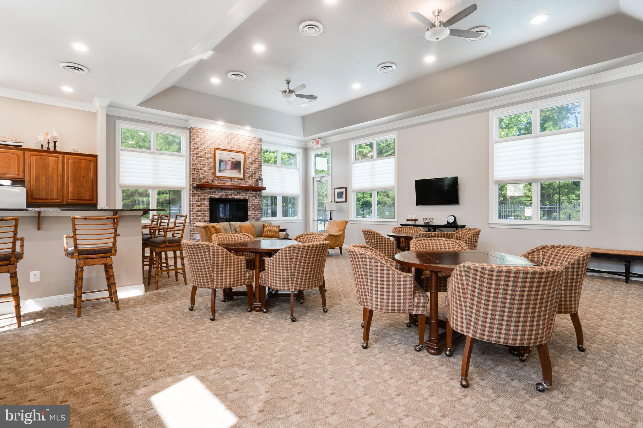 OYSTER BAY CONDOMINIUMS - Residential