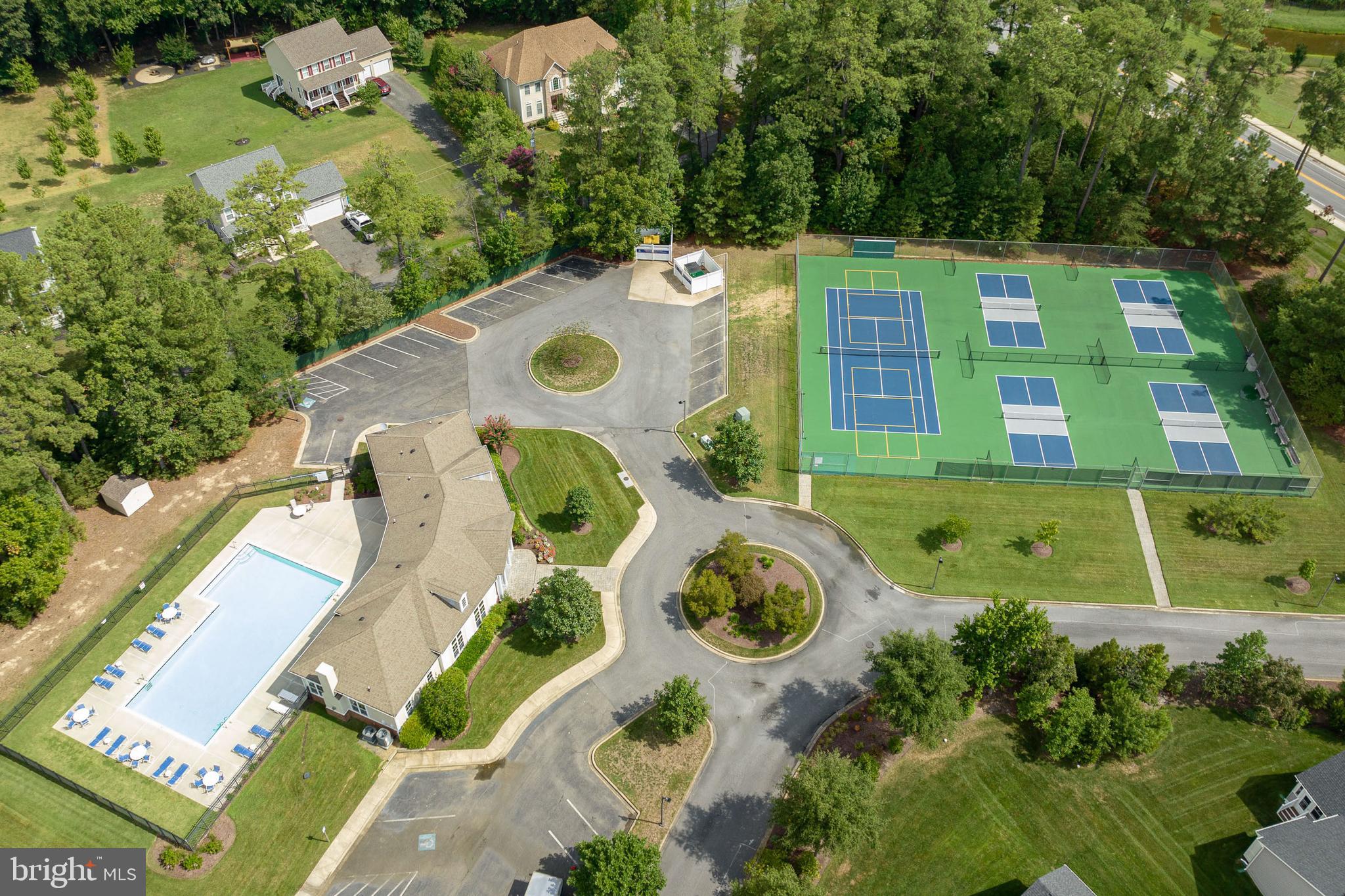 OYSTER BAY CONDOMINIUMS - Residential