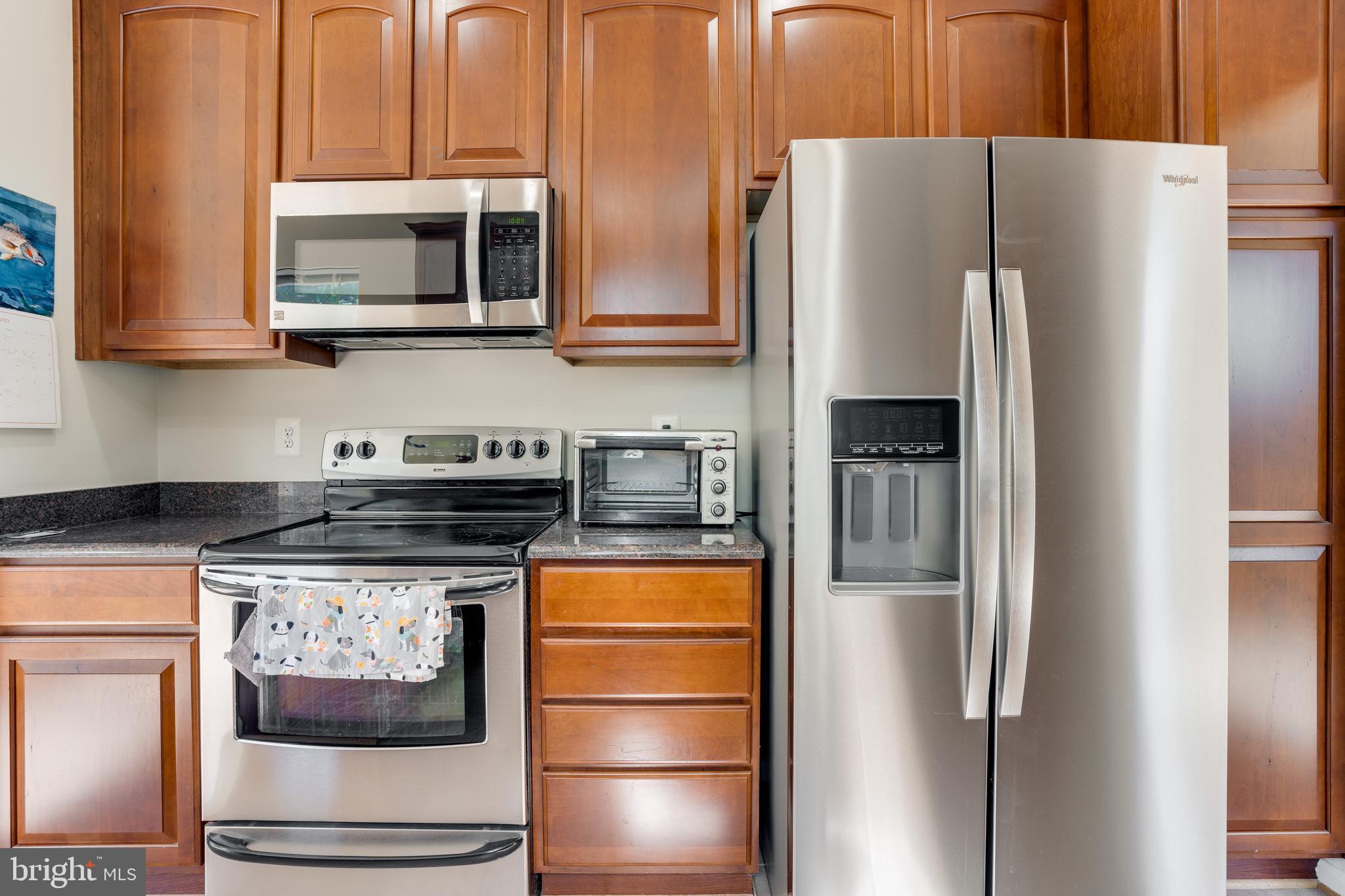 OYSTER BAY CONDOMINIUMS - Residential