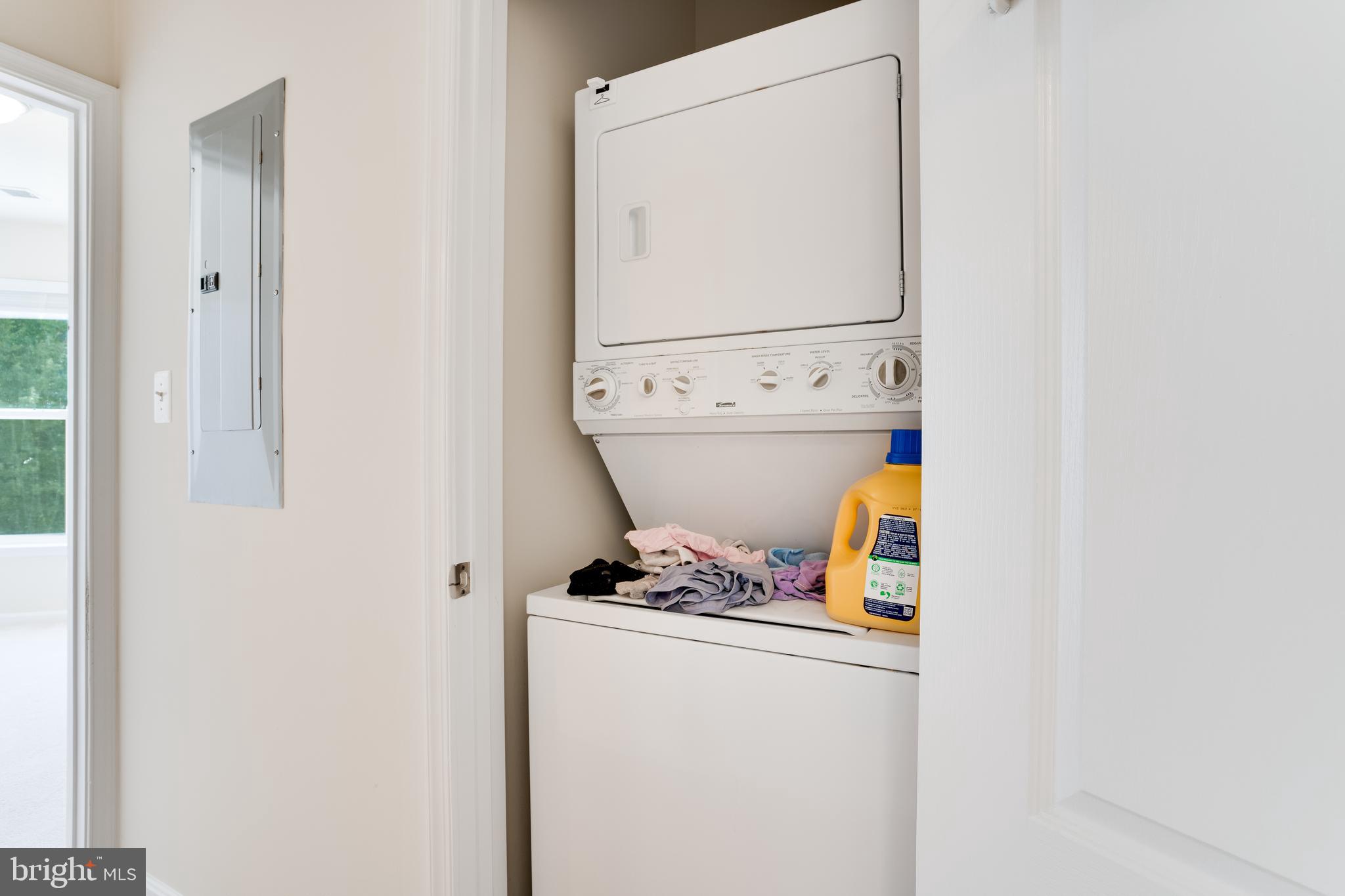 OYSTER BAY CONDOMINIUMS - Residential