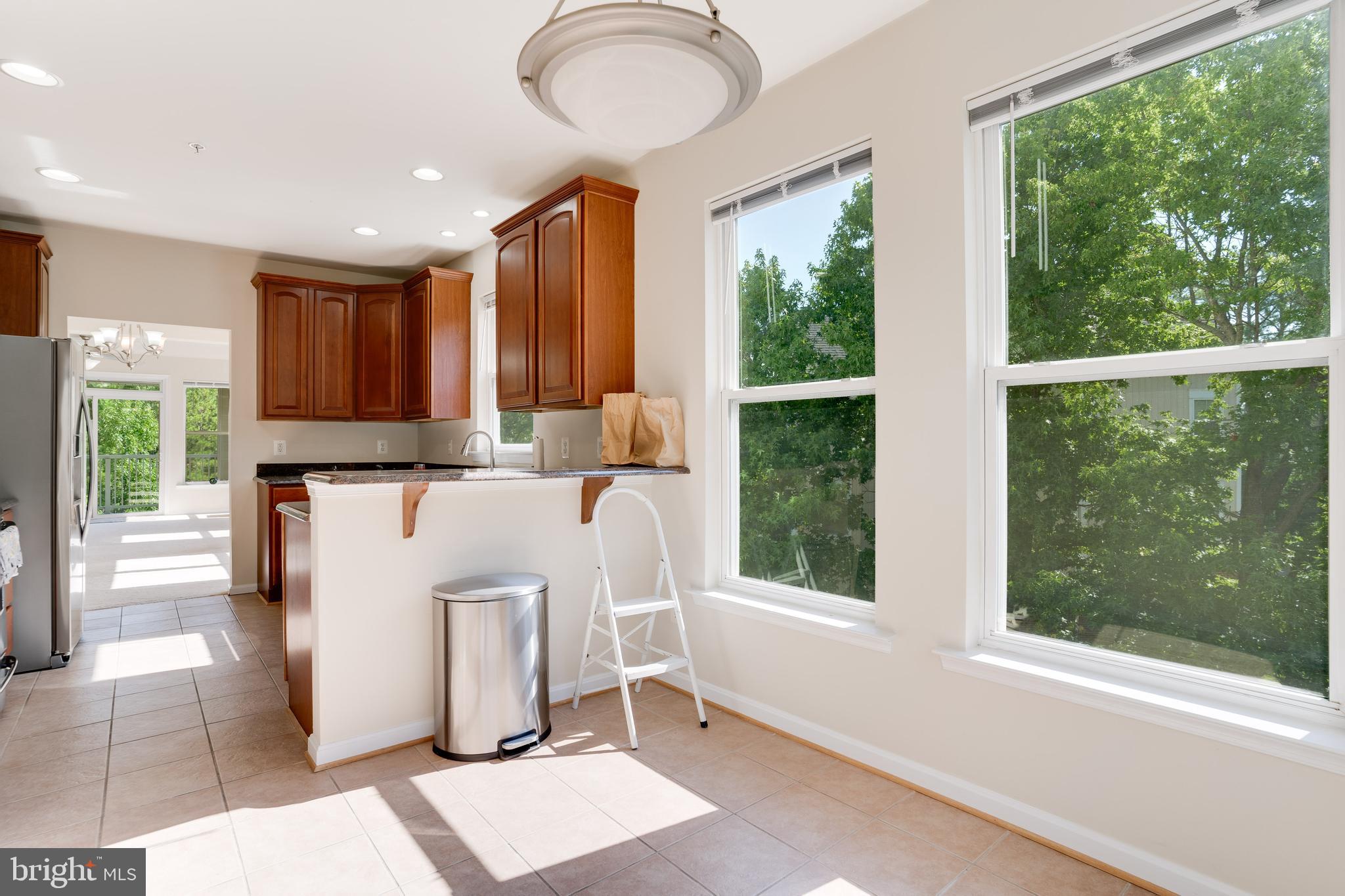 OYSTER BAY CONDOMINIUMS - Residential