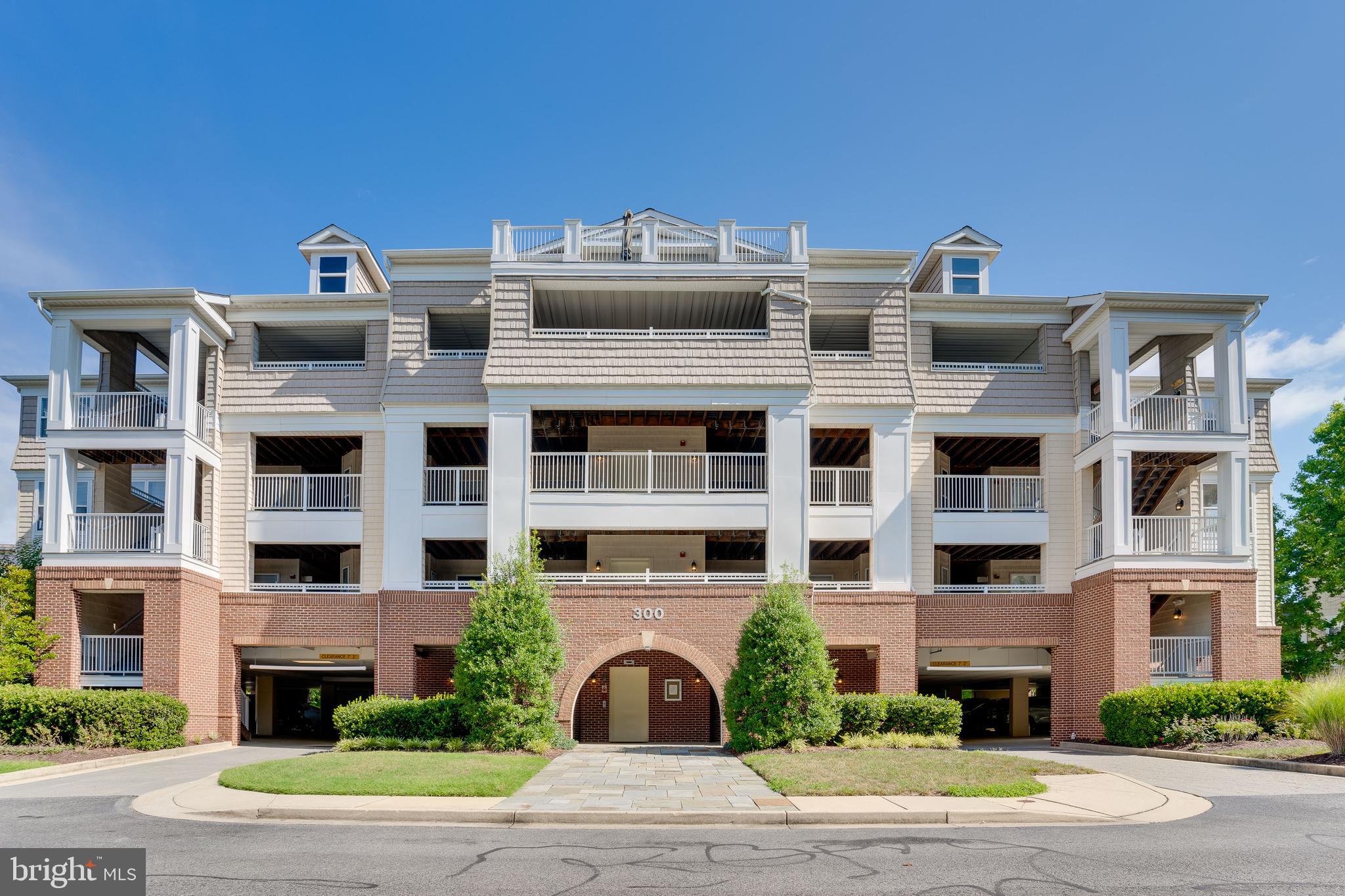 OYSTER BAY CONDOMINIUMS - Residential