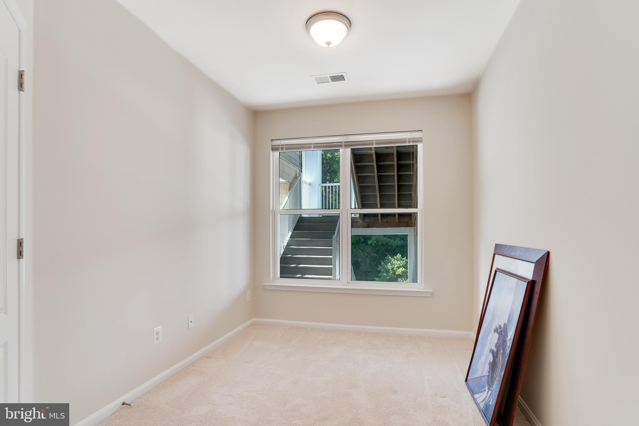 OYSTER BAY CONDOMINIUMS - Residential