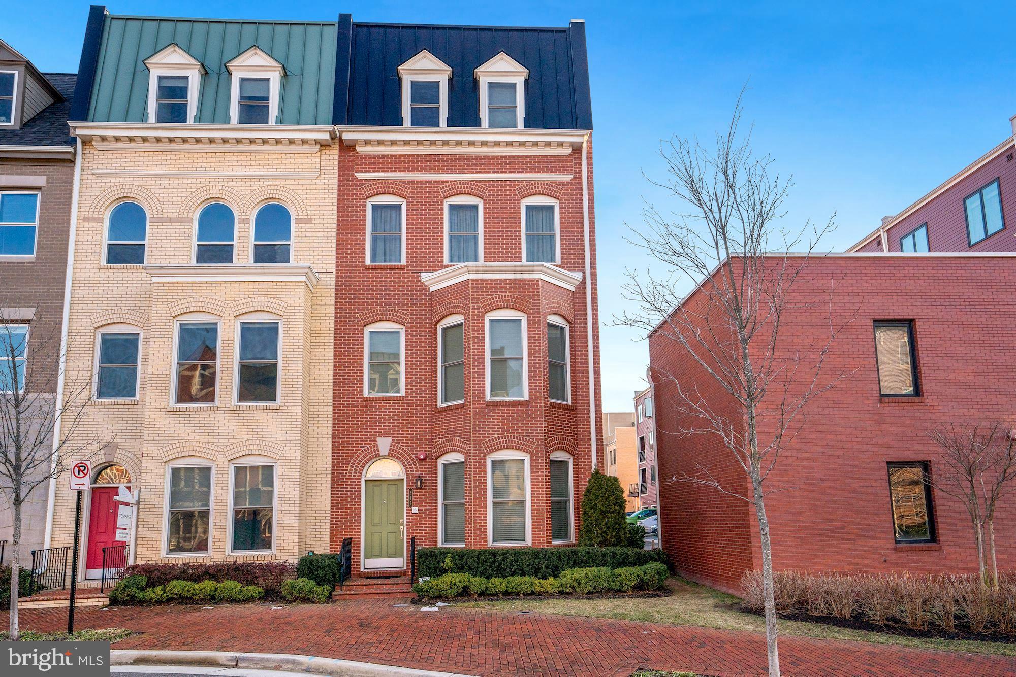 POTOMAC YARD - Residential Lease