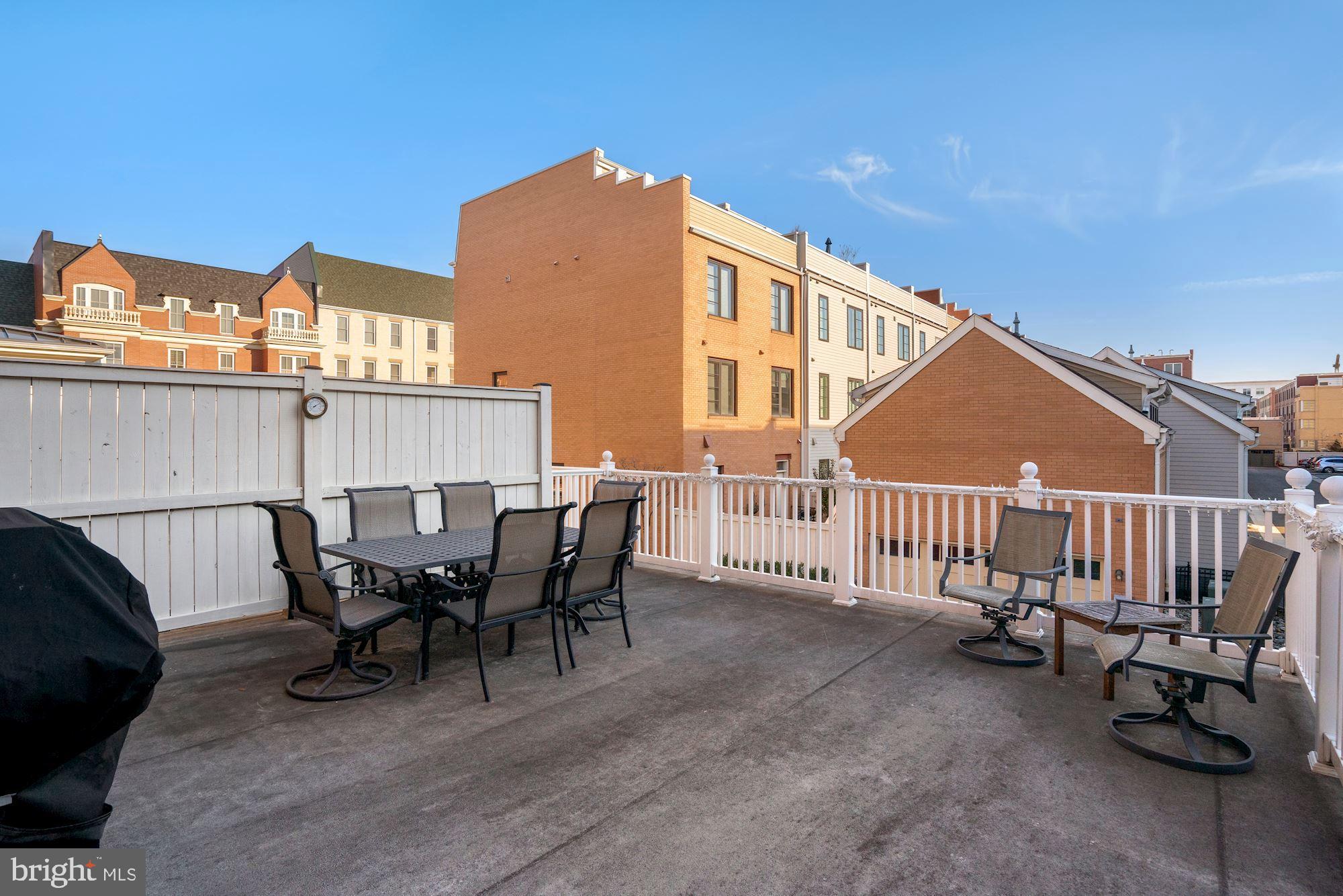 POTOMAC YARD - Residential Lease