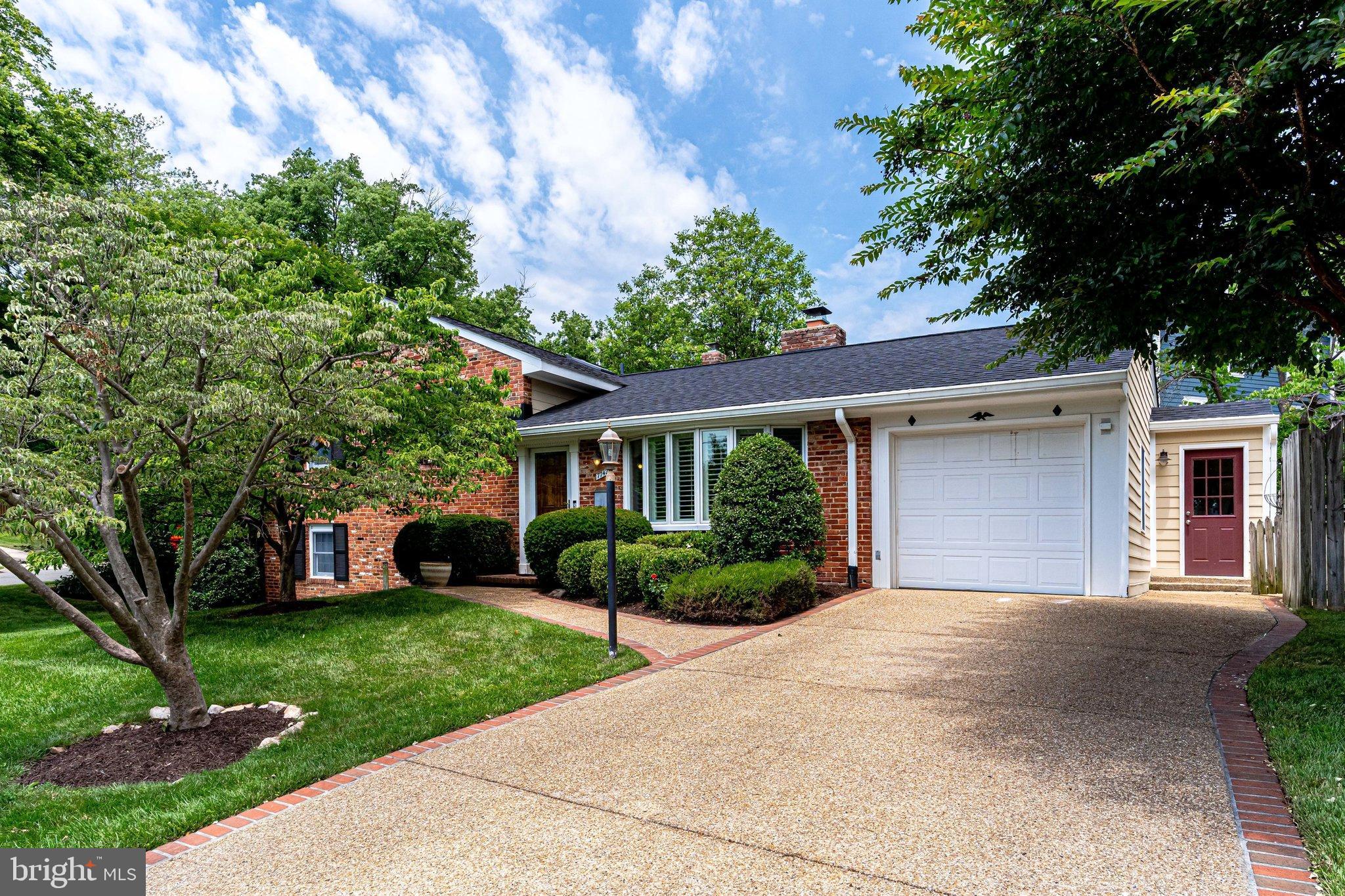 WEST SPRINGFIELD - Residential