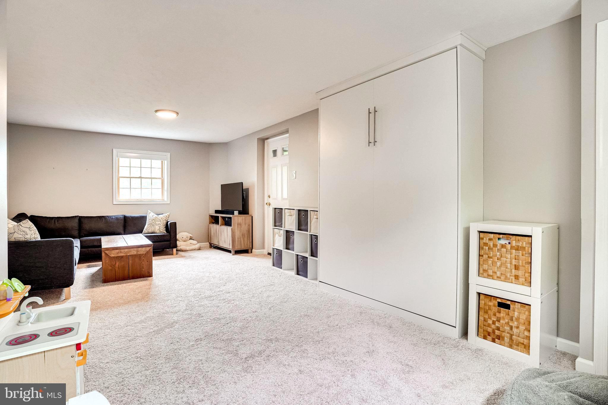 WEST SPRINGFIELD - Residential