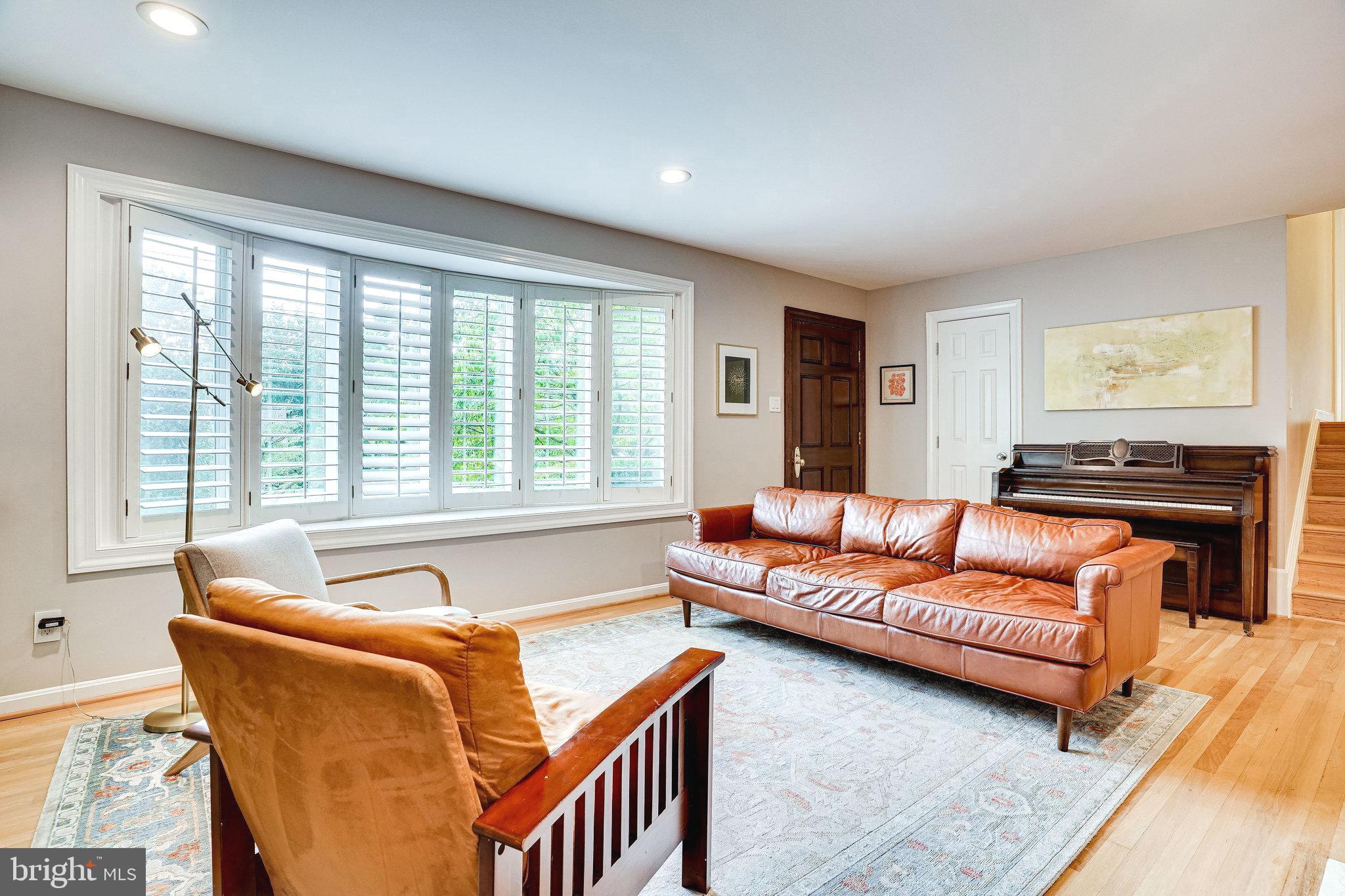 WEST SPRINGFIELD - Residential