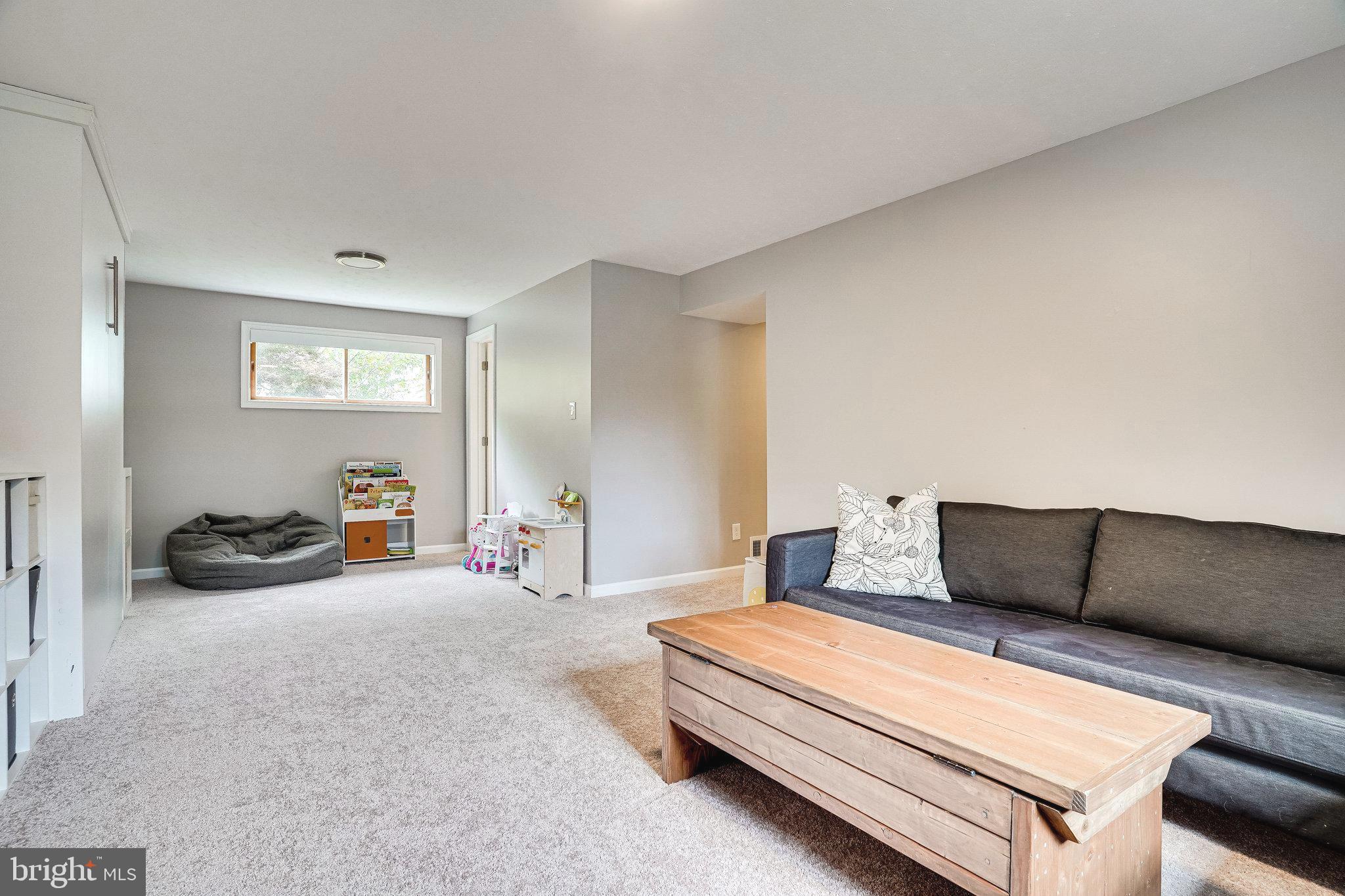 WEST SPRINGFIELD - Residential