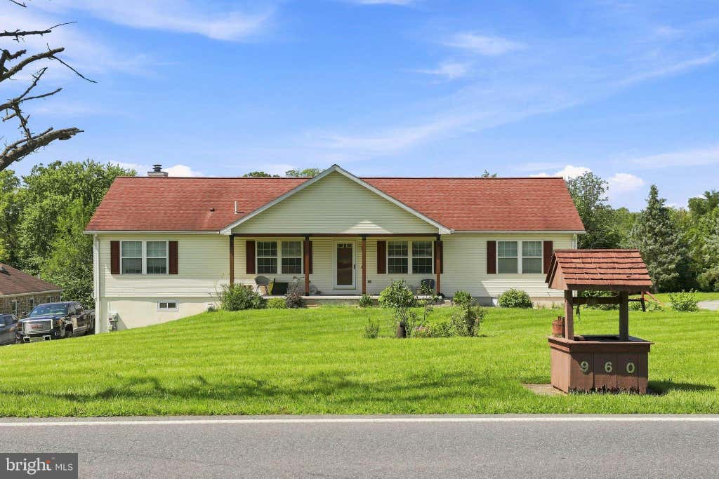 Photo of 960 Mount Gretna Road, ELIZABETHTOWN, PA 17022 (MLS # PALA2093302)