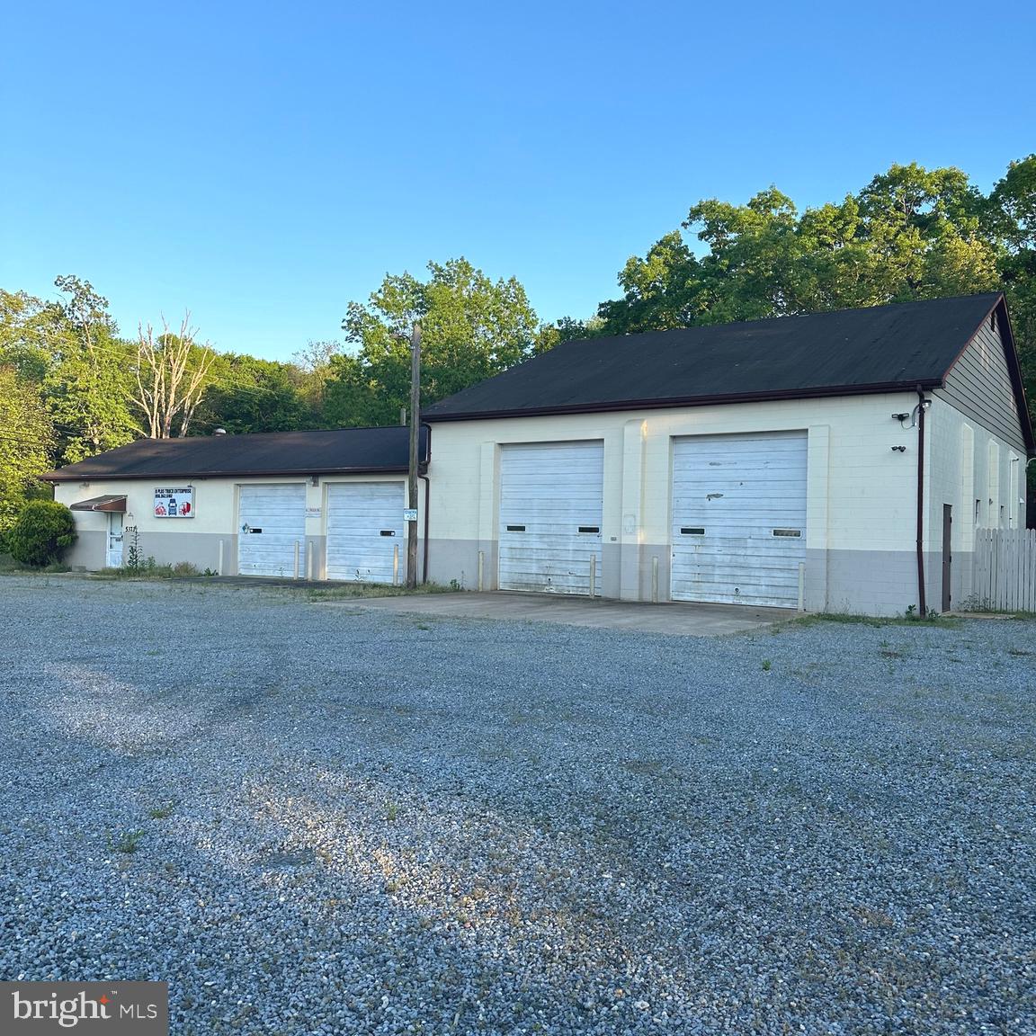 5373 CHESTNUT AVENUE