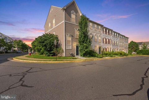Townhouse For Sale - 46049 Marble Terrace<br/> STERLING, VA 20166